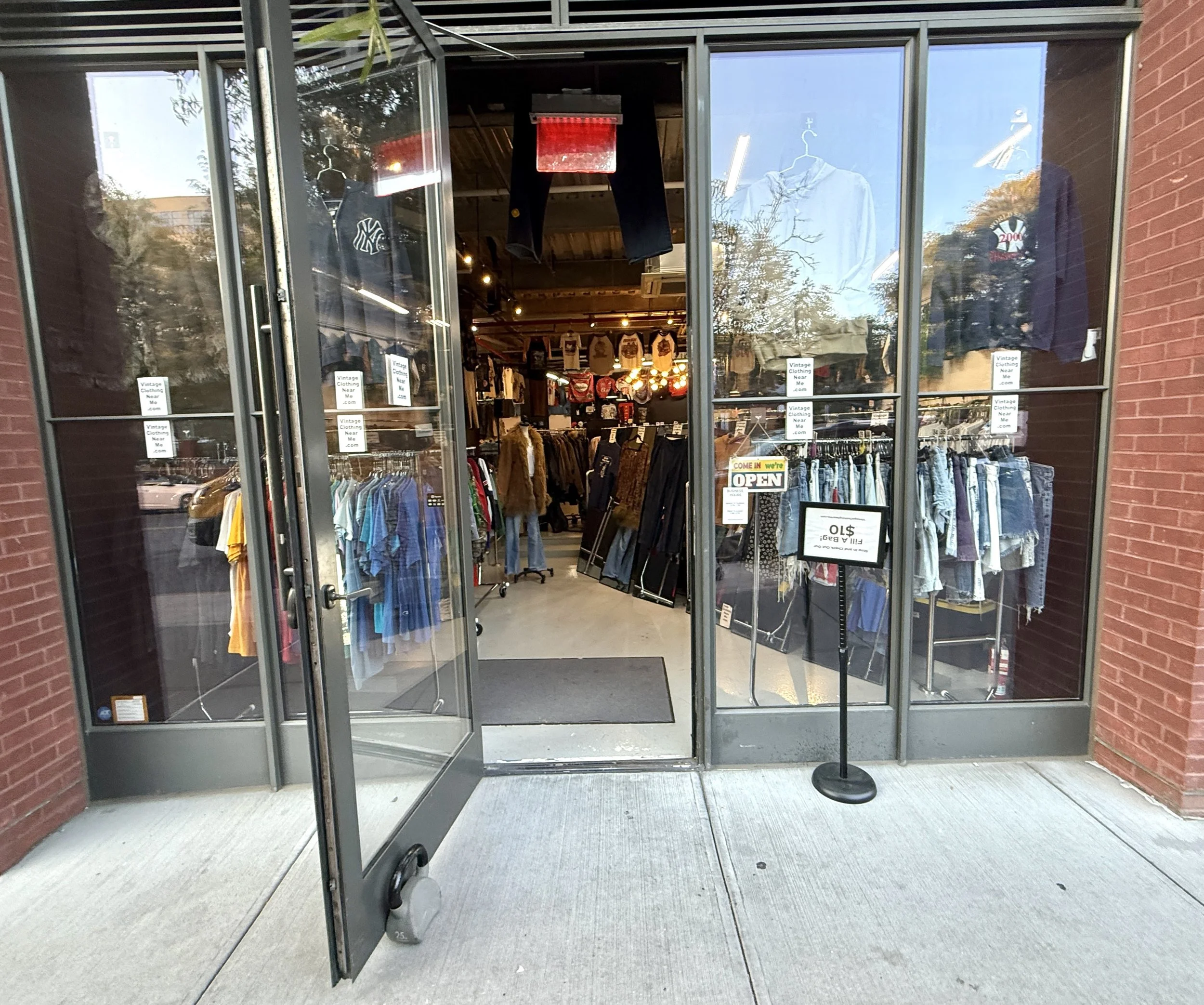 VINTAGE CLOTHING NEAR ME