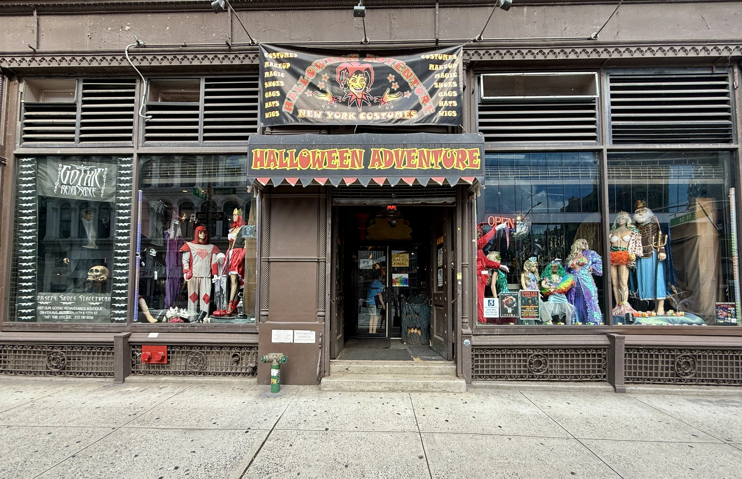 HALLOWEEN ADVENTURES