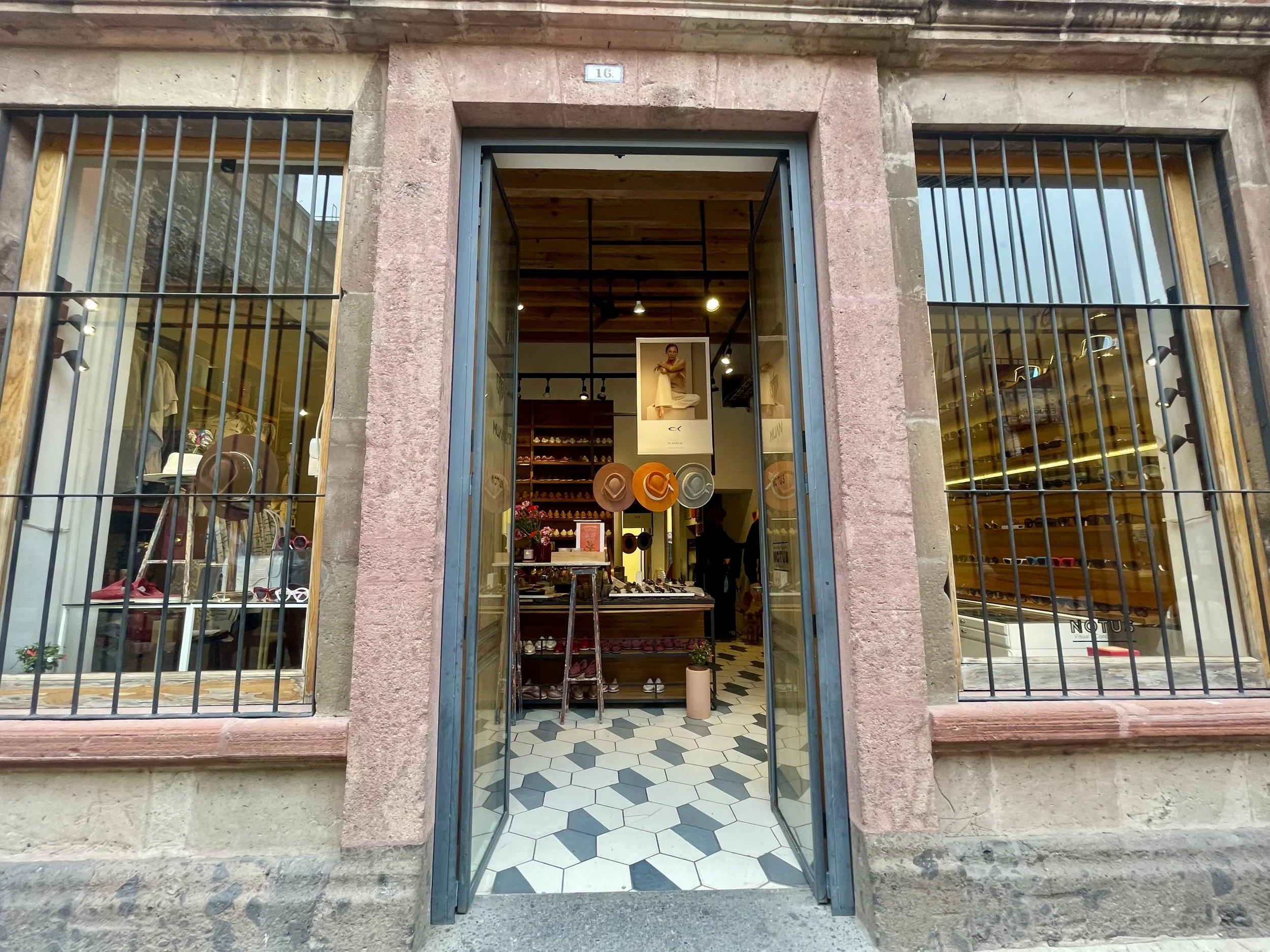 DÔCE 18 CONCEPT HOUSE