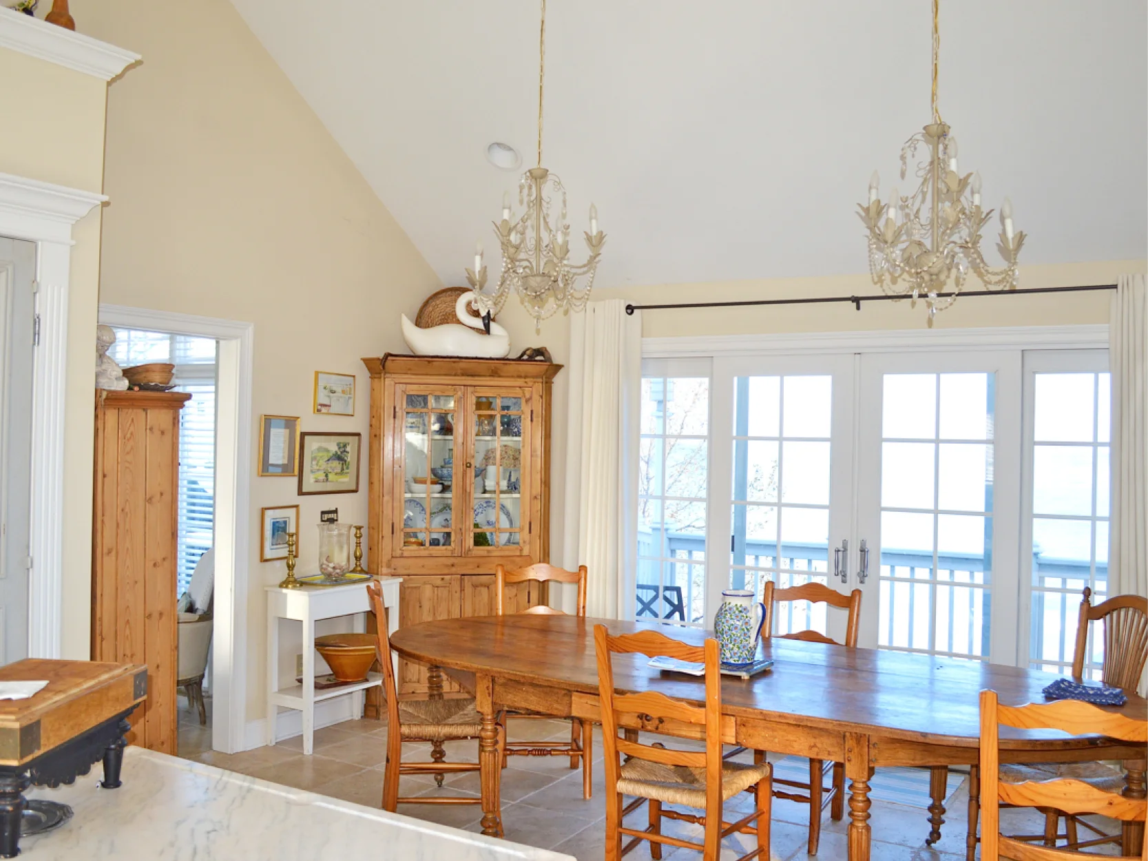 Lake Interiors Portfolio - Lake Shore Drive Beach House 02.jpg