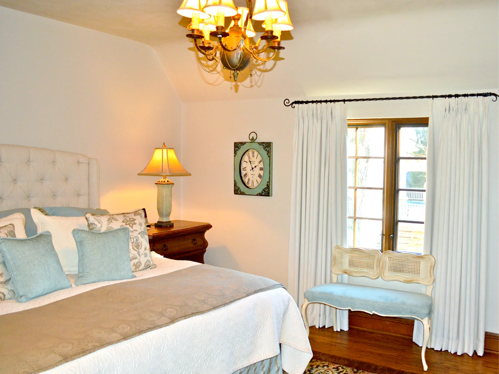 Lake Interiors Portfolio - Belle Plaine Country House 02.jpg