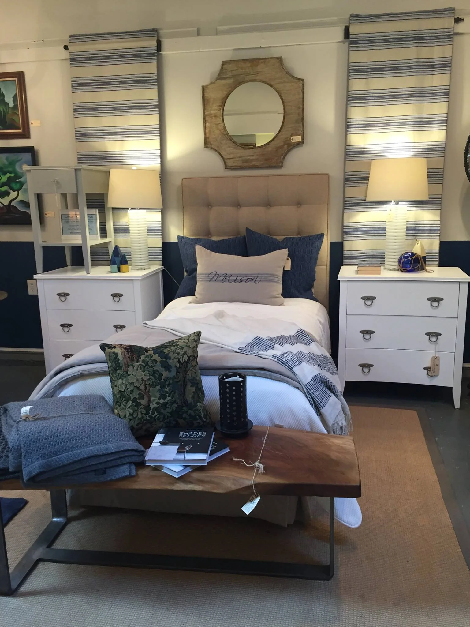 Lake_interiors_shop_bed.jpg