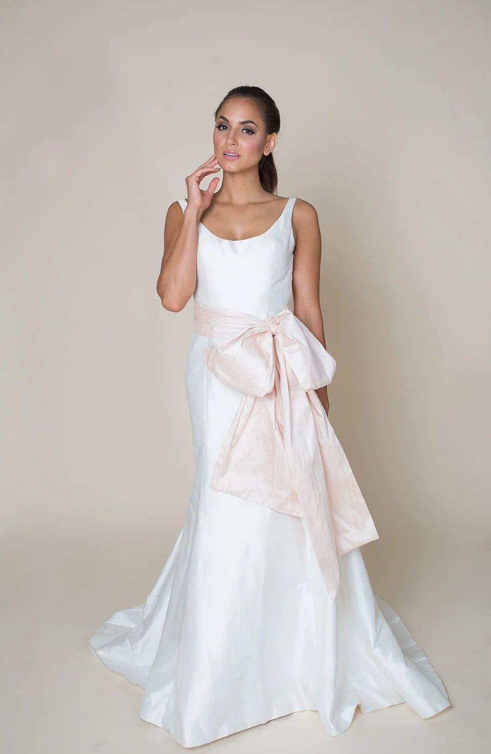 BEAUTY BOW FRONT