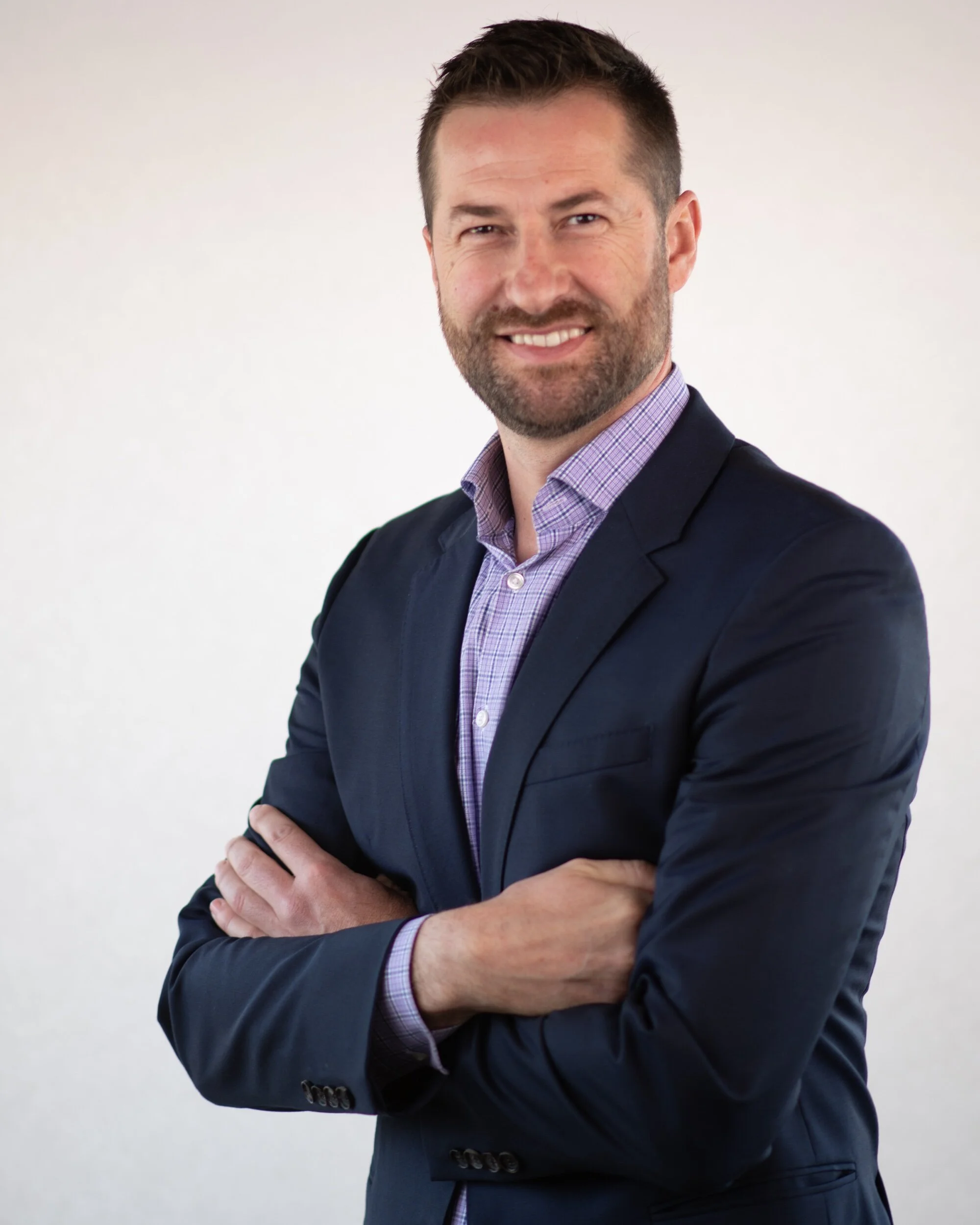 Davor Kantar Headshots-7.jpeg