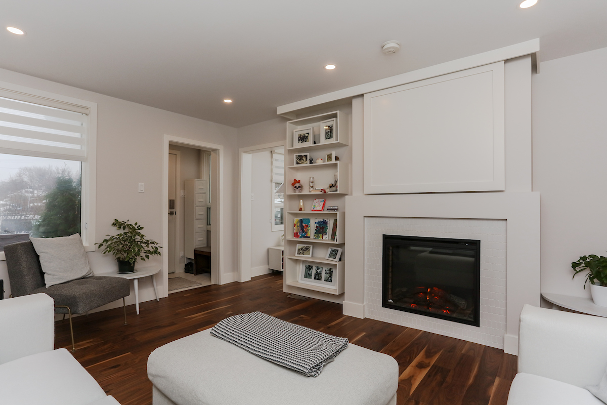 032-10429.85ave.jpg