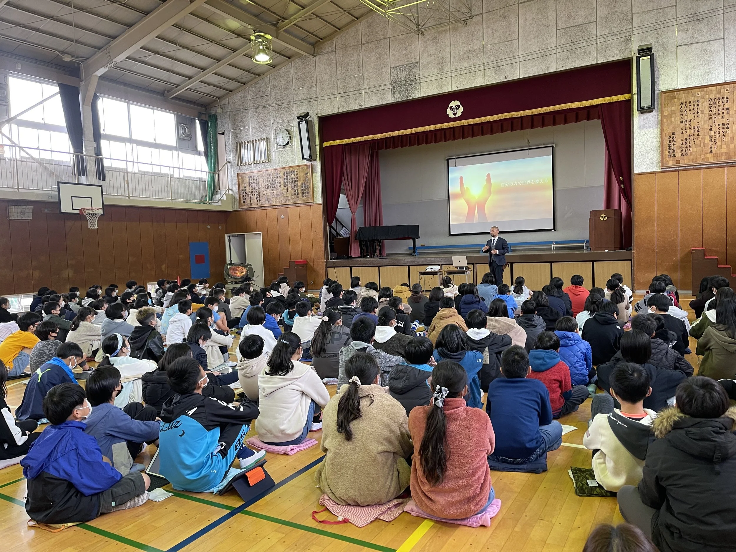 Lecture by Dr. Omura at an Elementary school 大村医師が小学校にて講演会