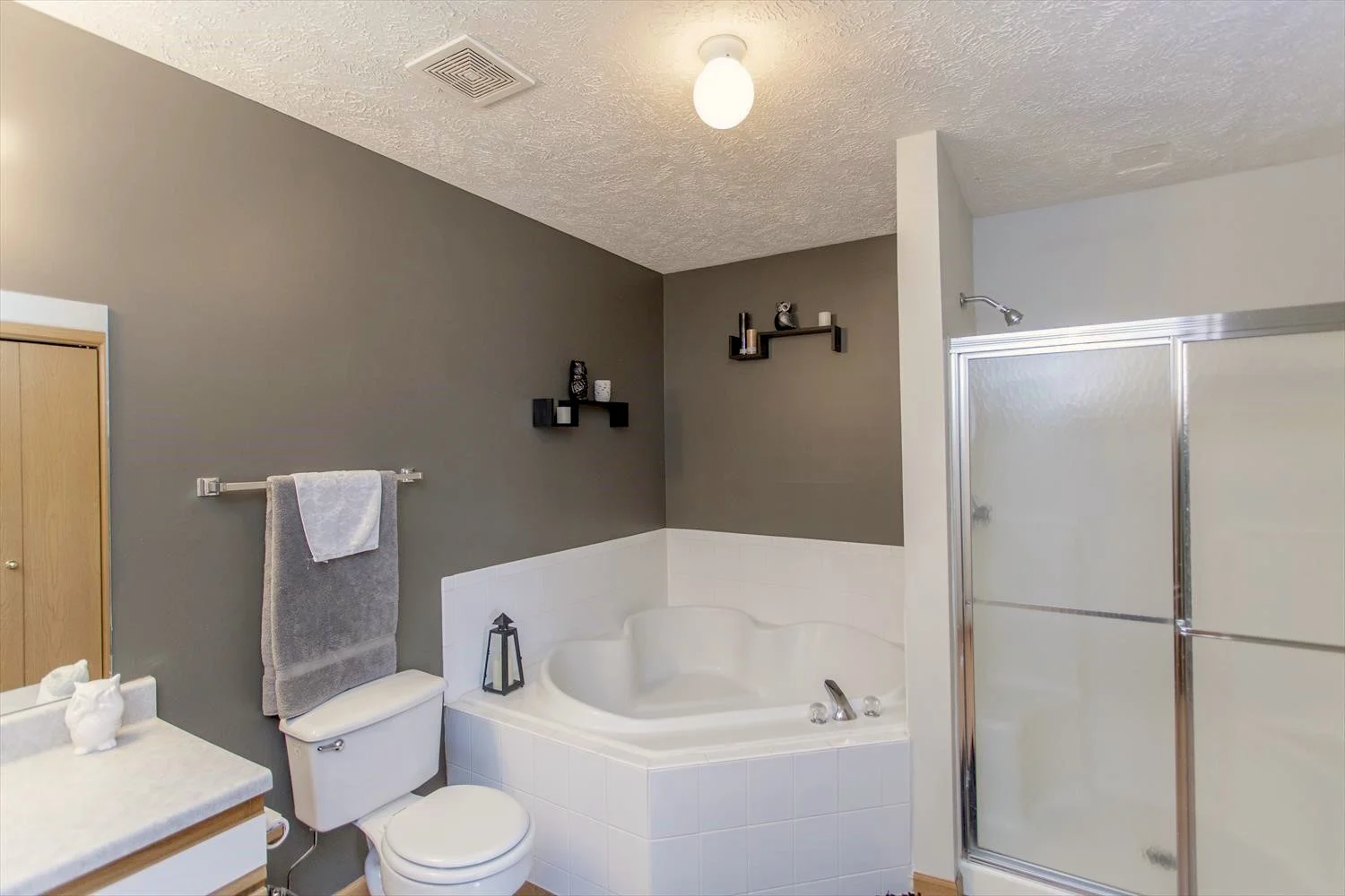 bathroom-a.jpg