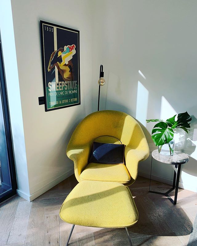 Everything else behind this shot is still a mess and covered in icing and face paints (everywhere!) but the sun is shining on my womb chair #wombchair #moffee #busterandpunch #interiordesign #design #furniture #interiors