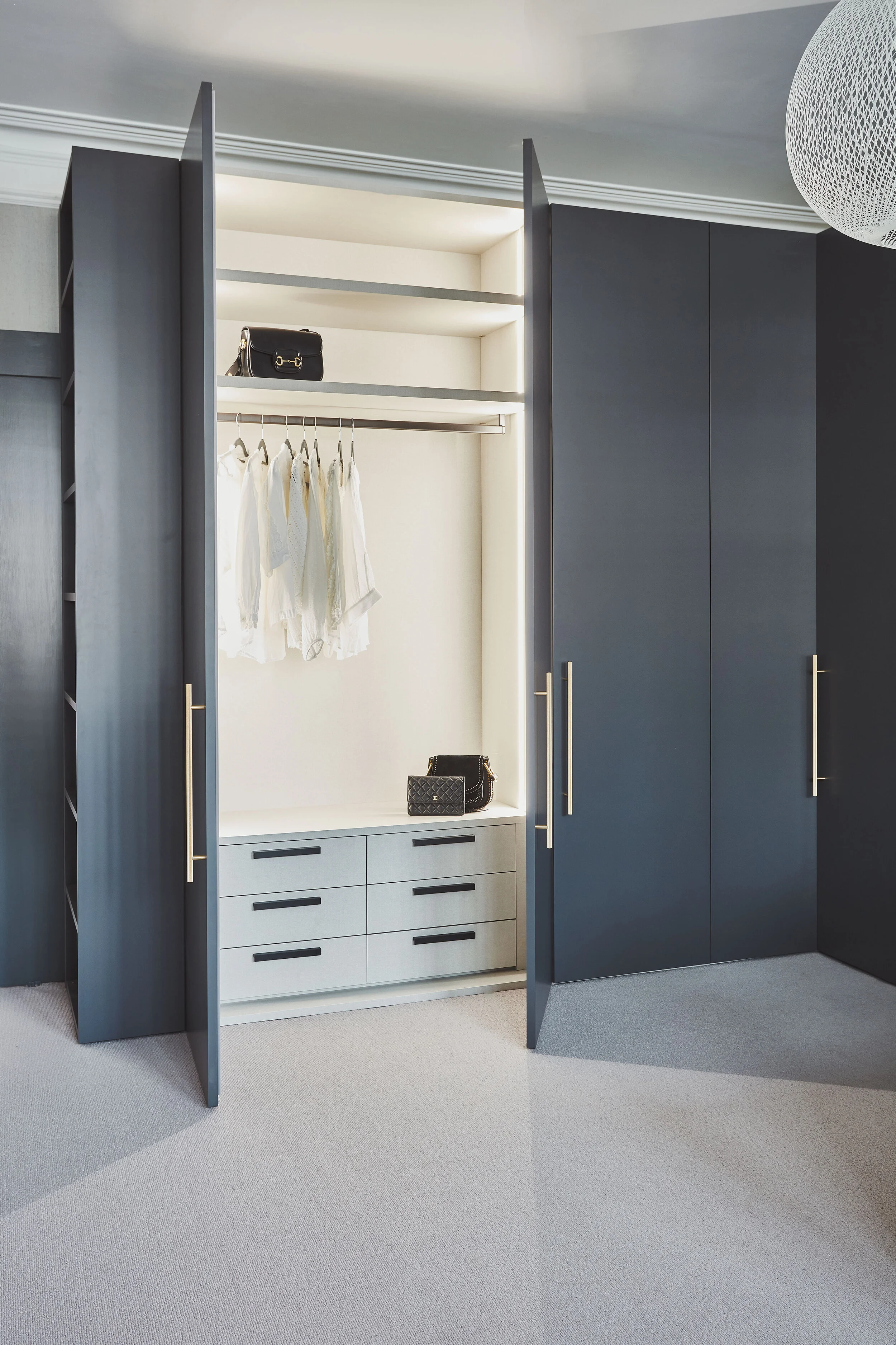 Bespoke fitted wardrobes and joinery in Balham. Interior design studio based in Wandsworth.