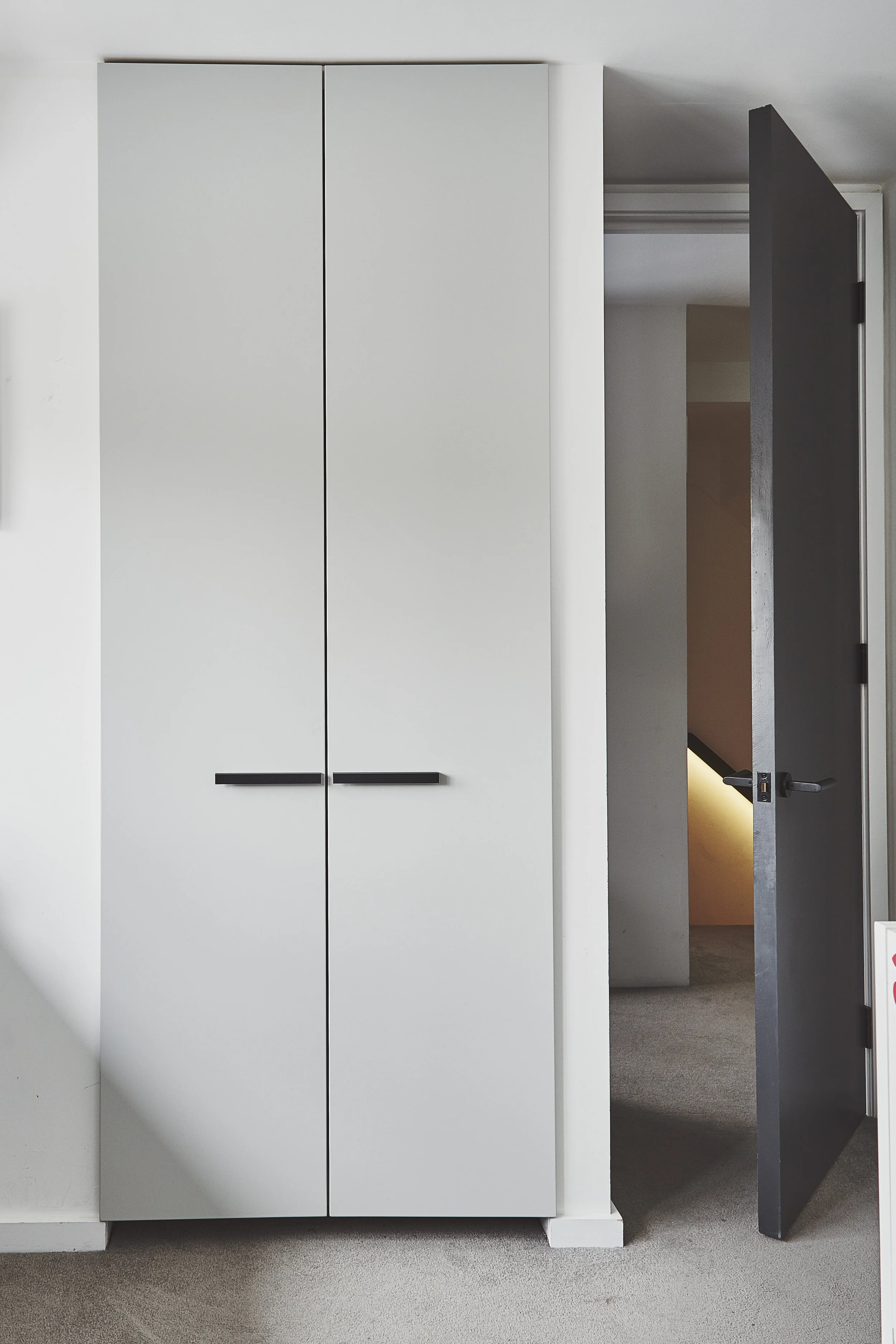 Bespoke fitted wardrobes and joinery. Interior design studio based in Wandsworth.