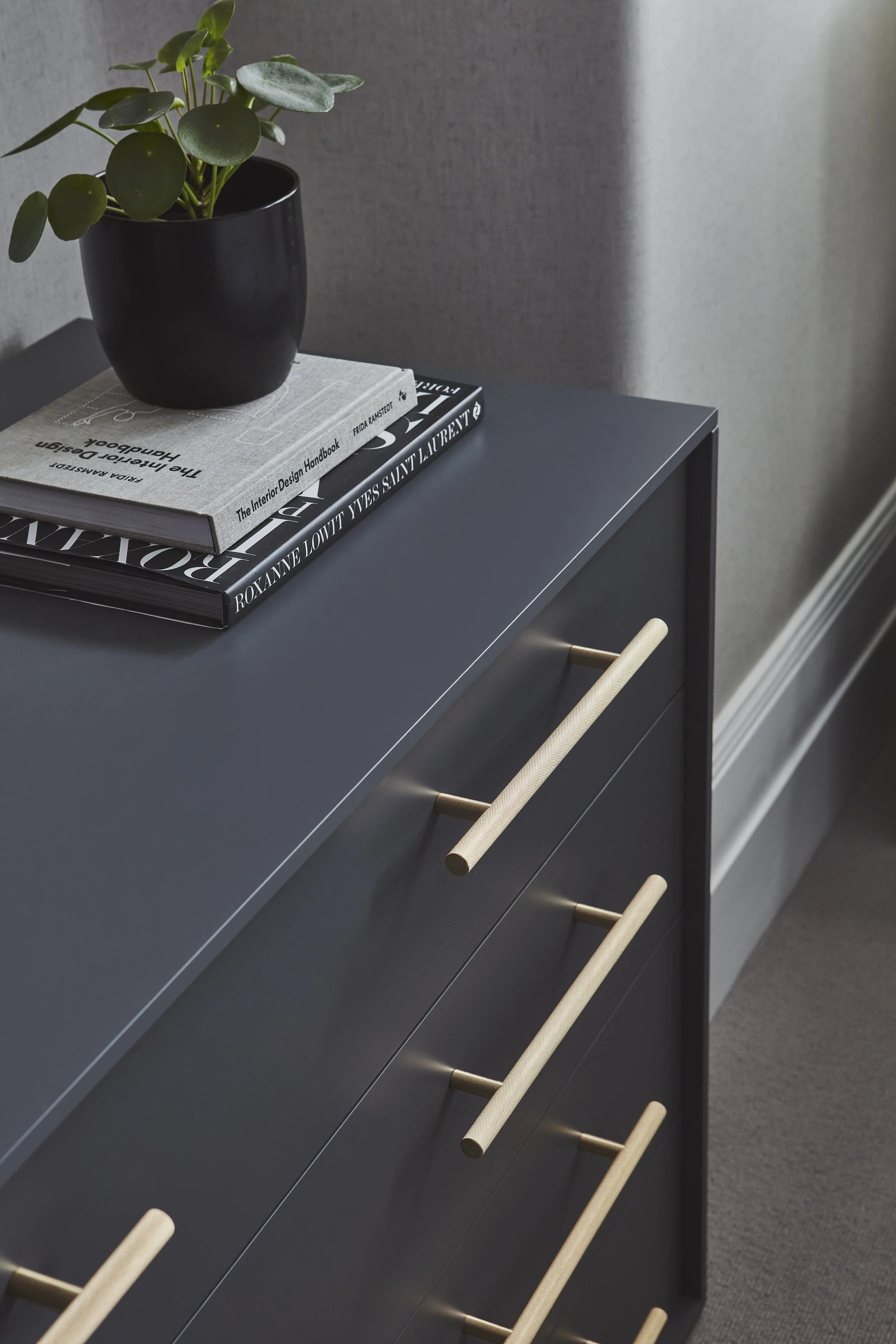Bespoke fitted wardrobes and joinery in Clapham. Interior design studio based in Wandsworth.