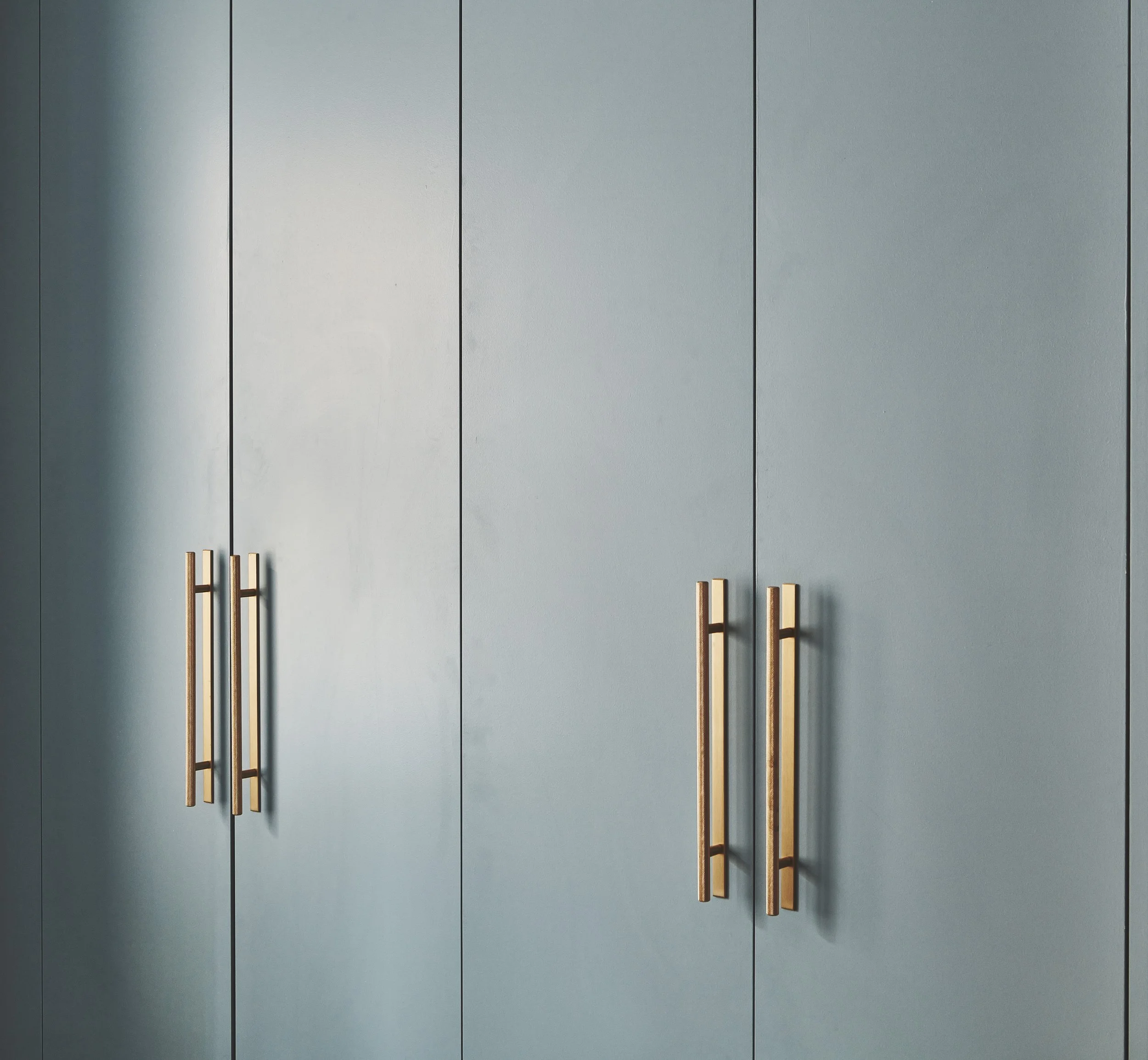 Fitted wardrobes in Balham family home. Interior designer Stanza, based by Wandsworth Common.
