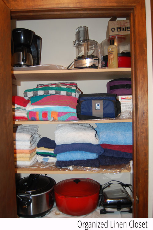 organized+linen+closet+with+tag.jpg