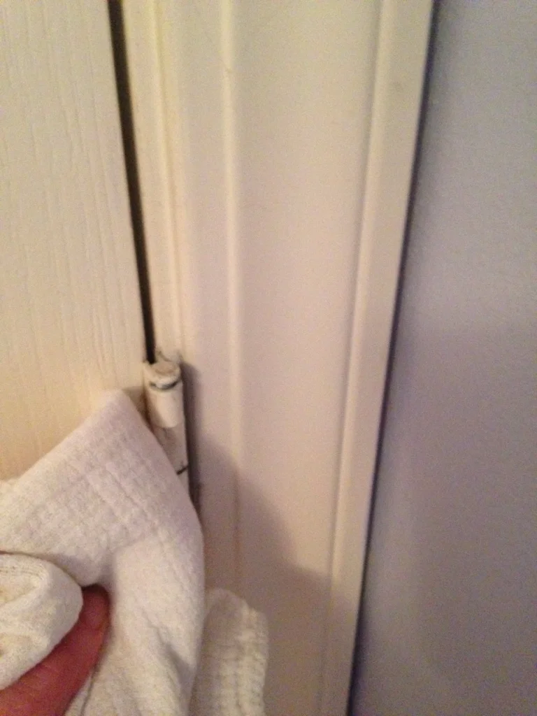 door hinge rag.jpg