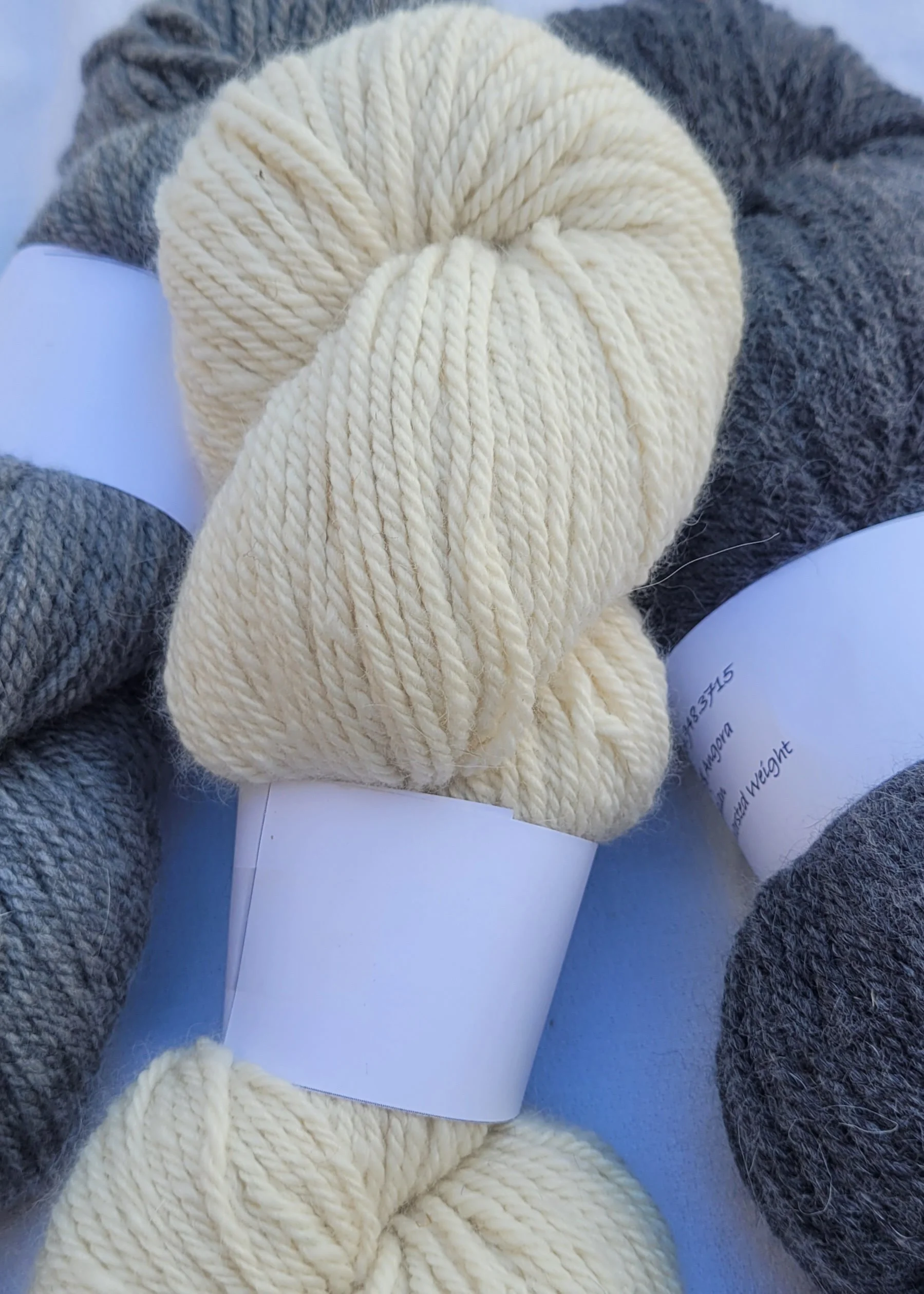Yarn 75.25 Worsted White.jpg