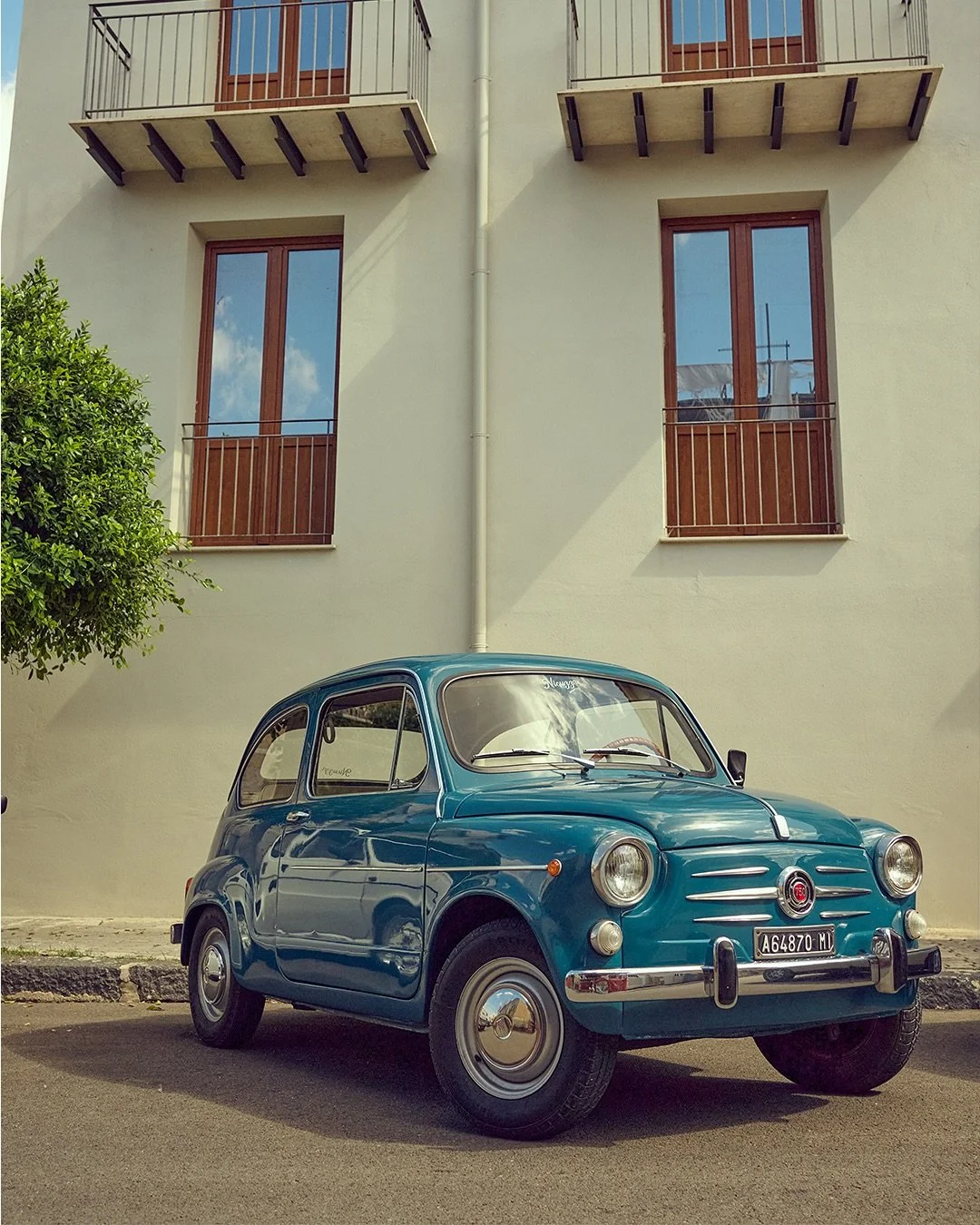 FIAT Friday. One of the great joys one has in this life is the gift of driving a manual.  #sicily #car #fiat #fiat600 #seicento