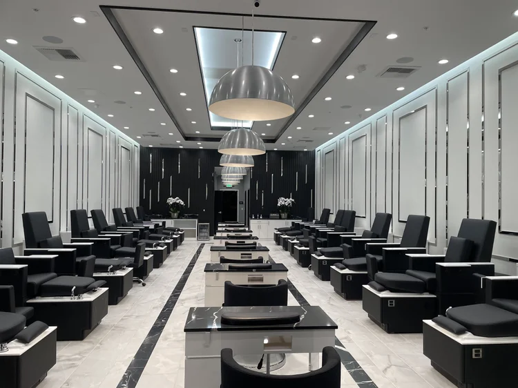 Essence Nail Studio public interior photo from current website