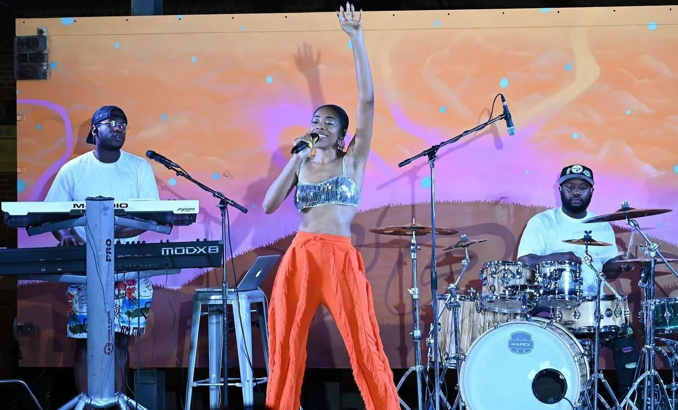 BEHIND THE SCENES: @creatingexposure teen photographer @itsmesumiyah__ had the opportunity to capture images &ldquo;On Set&rdquo; at the filming of @lifeofkea (Ke&rsquo;Andra) performance for @livefromtheprintshop.  The episode is available on @youtu