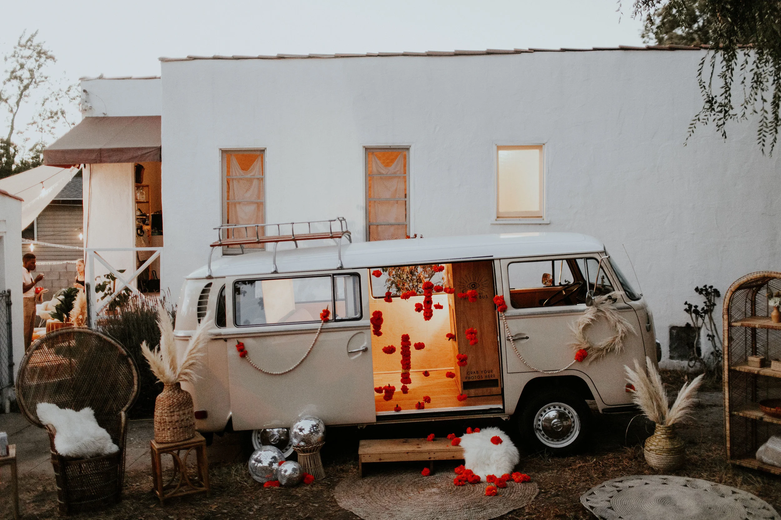 Photographer: @andreadavidphoto Event Design + Stylist: @baileyjulio with @ladyoftheriverco Florist: @whiiitwhiiit Venue + Food Stylist: @signe.stig Photo Booth: @travelingphotobus