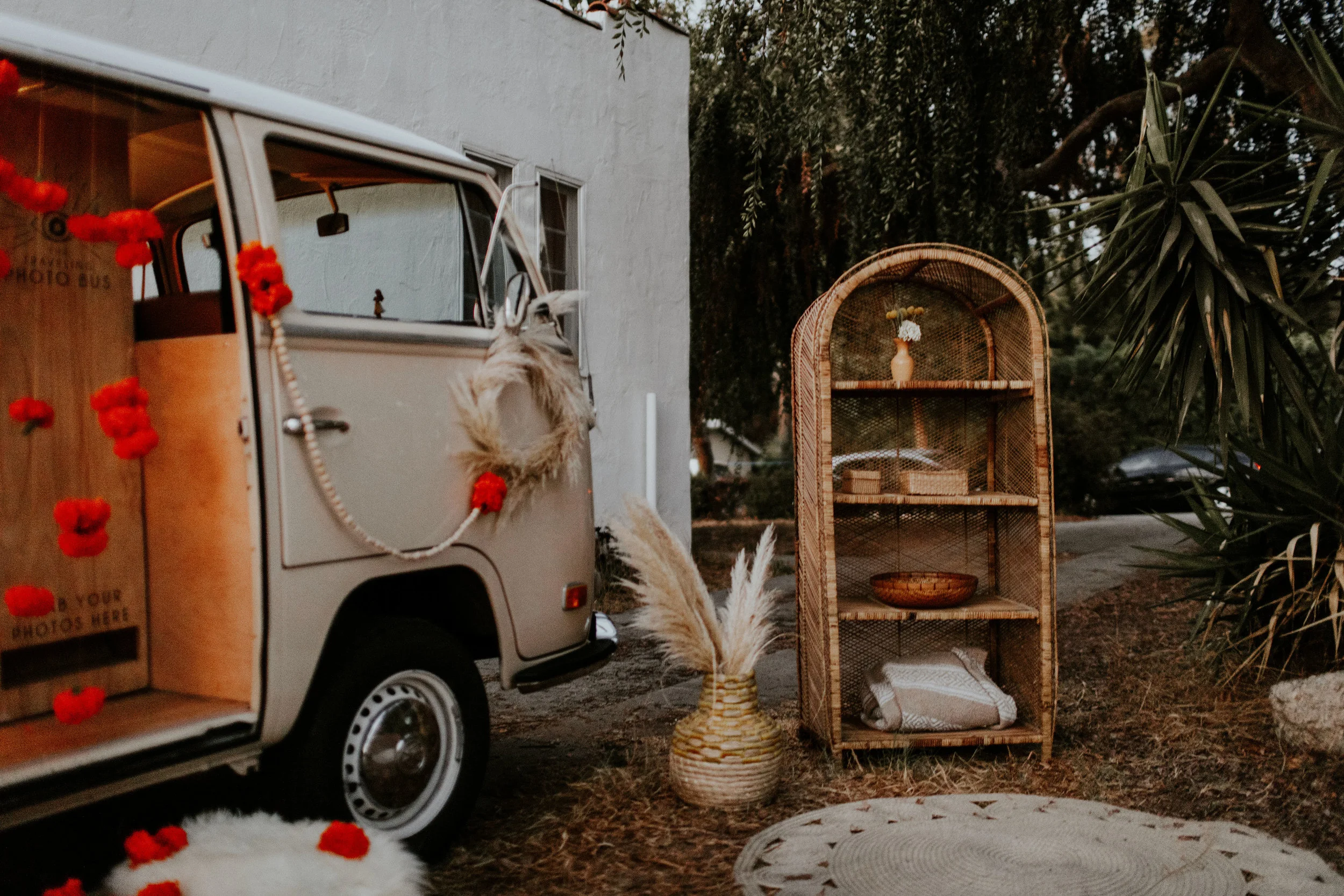 Photographer: @andreadavidphoto Event Design + Stylist: @baileyjulio with @ladyoftheriverco Florist: @whiiitwhiiit Venue + Food Stylist: @signe.stig Photo Booth: @travelingphotobus