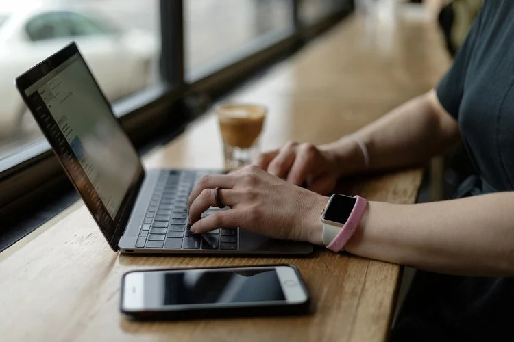 The Biggest Mistake in Online Selling ~via @jenhoverstad