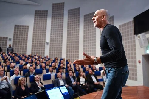 Influencer Marketing 2018: The Rise of the Personal Influencer ~via @Katadhin, @PhotofyApp