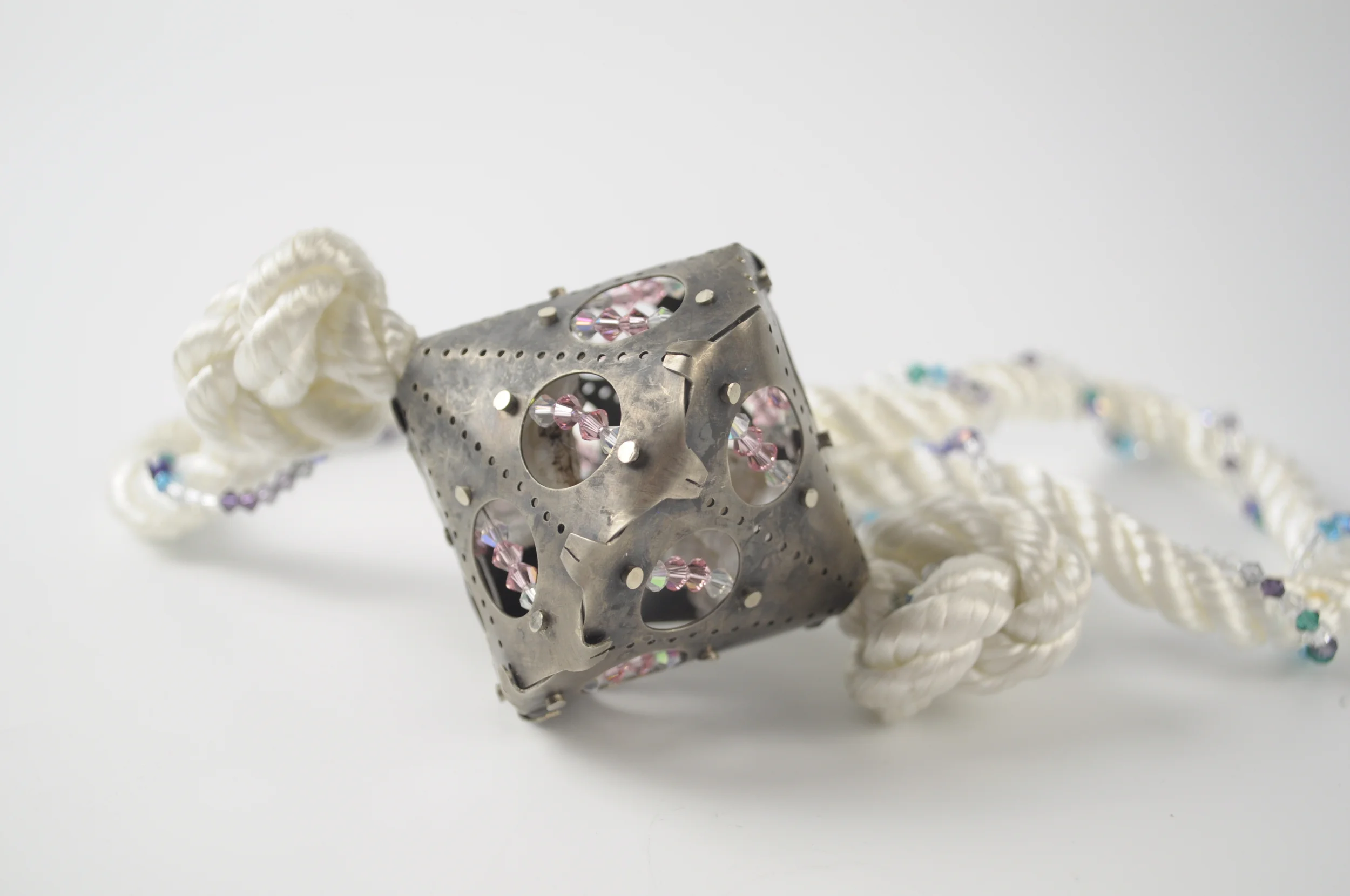 BiCone Bead
