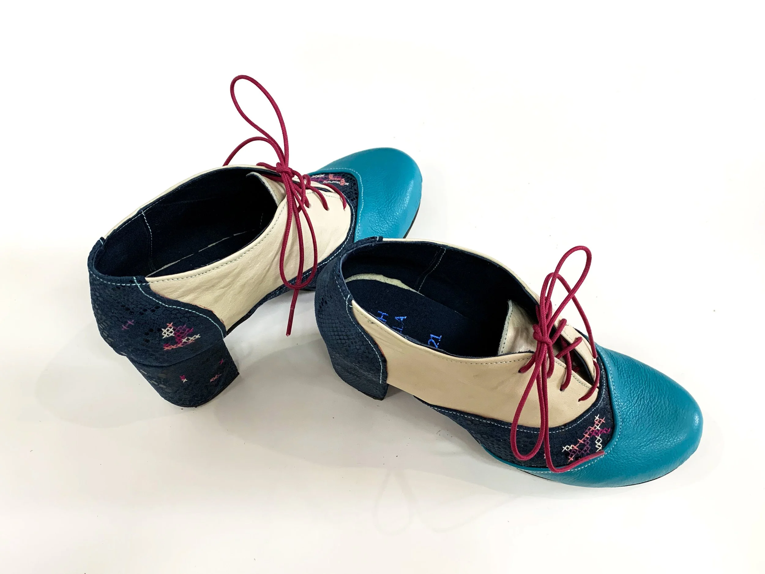 cross-stitched-shoes1.jpg