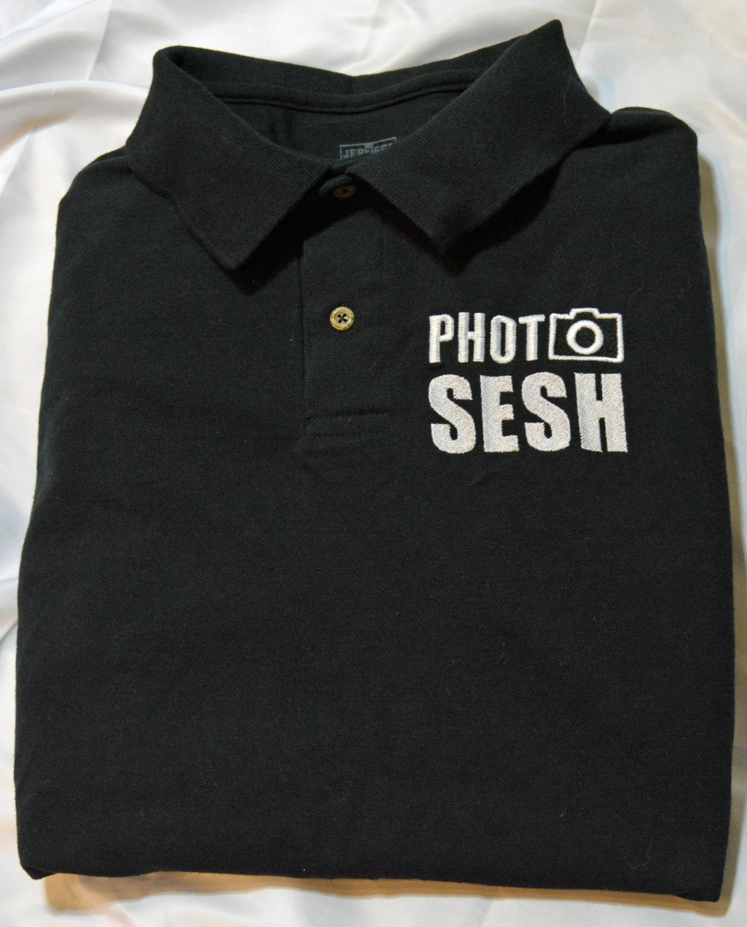 Affordable-NYC-photographers-on---demand-local-photosesh-collar-shirt.jpg