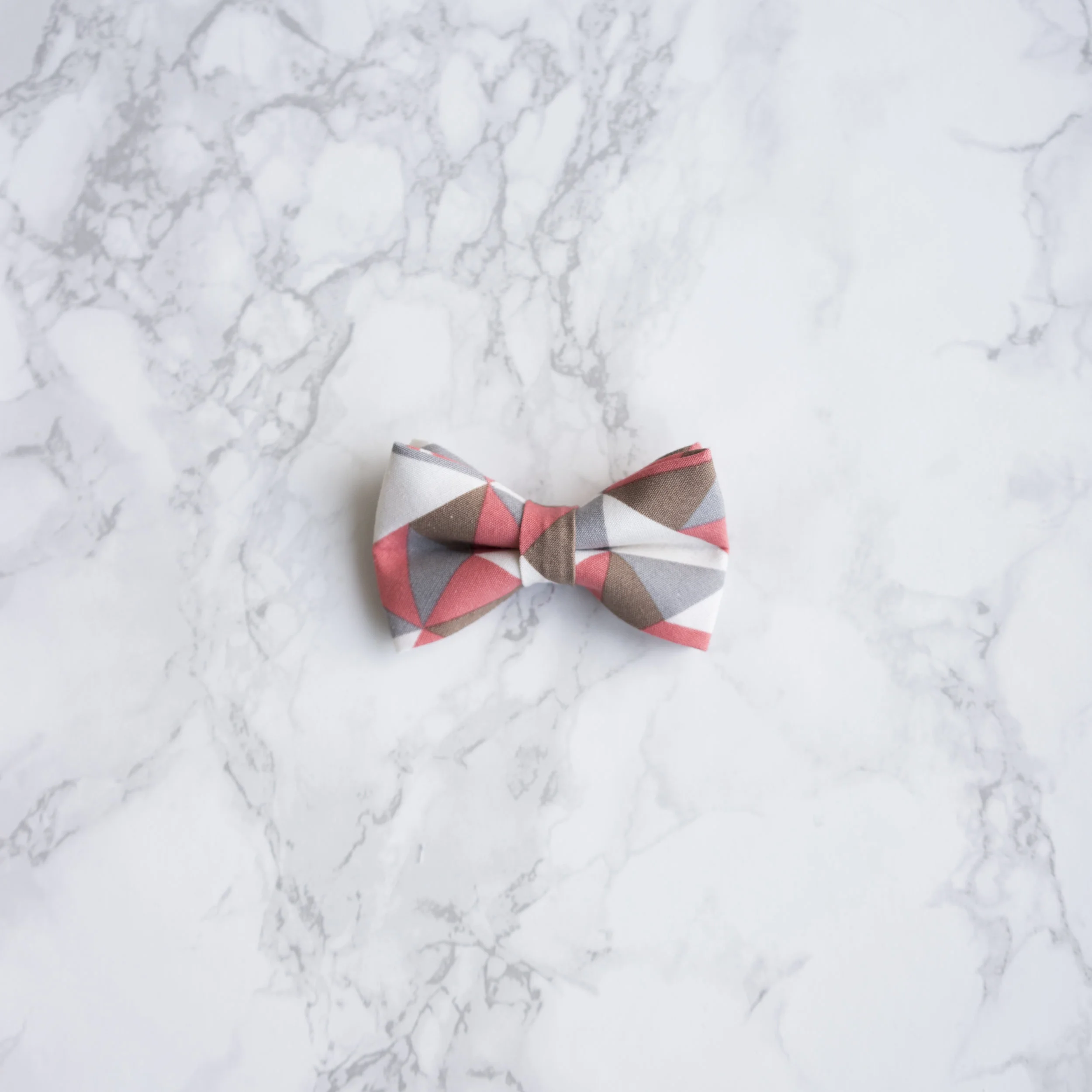 pink geometric cat bow.jpg