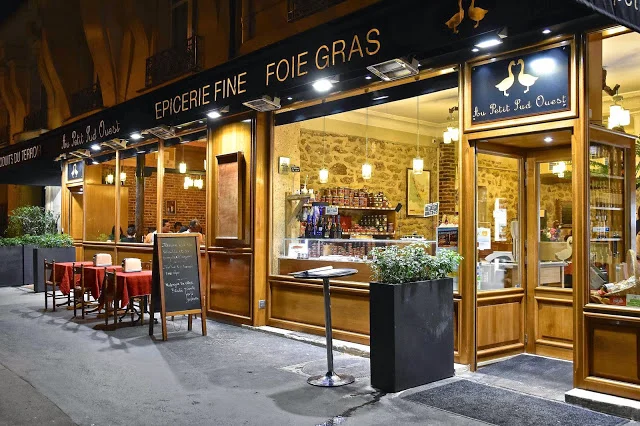 Traditional cuisine at Au Petit Sud Ouest
