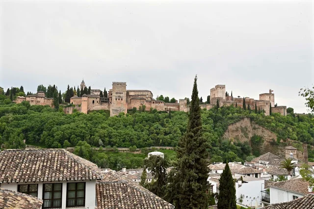 Breath-taking view of the Alhambra @ Mirador de Morayma