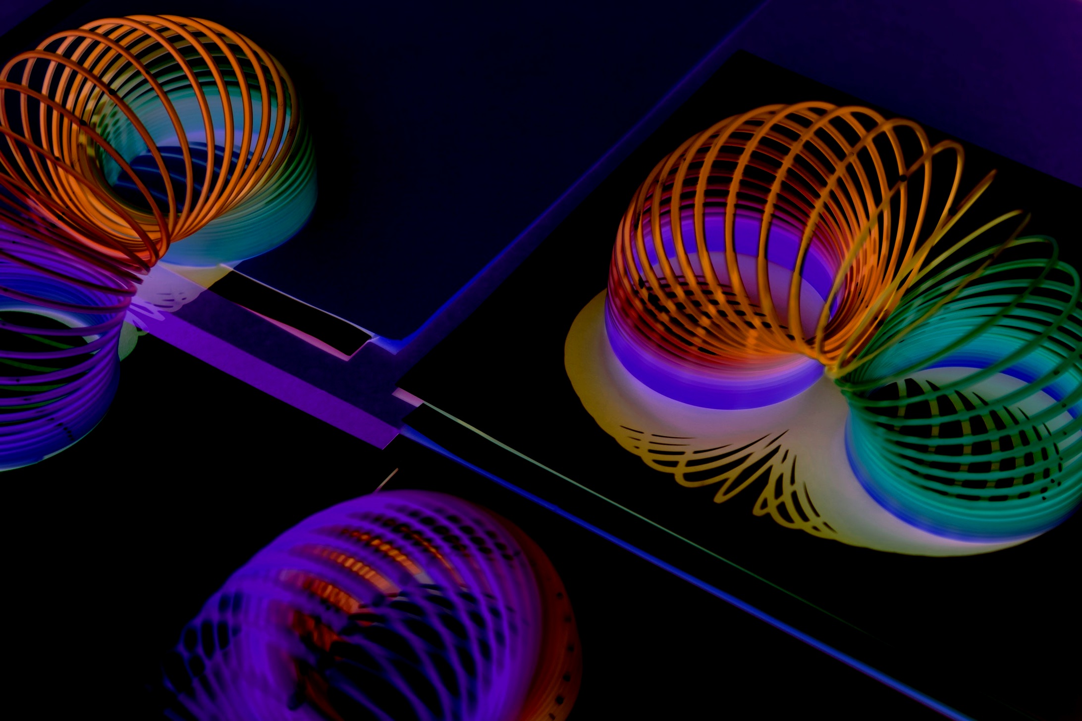 background-close-up-coil-943631.jpg