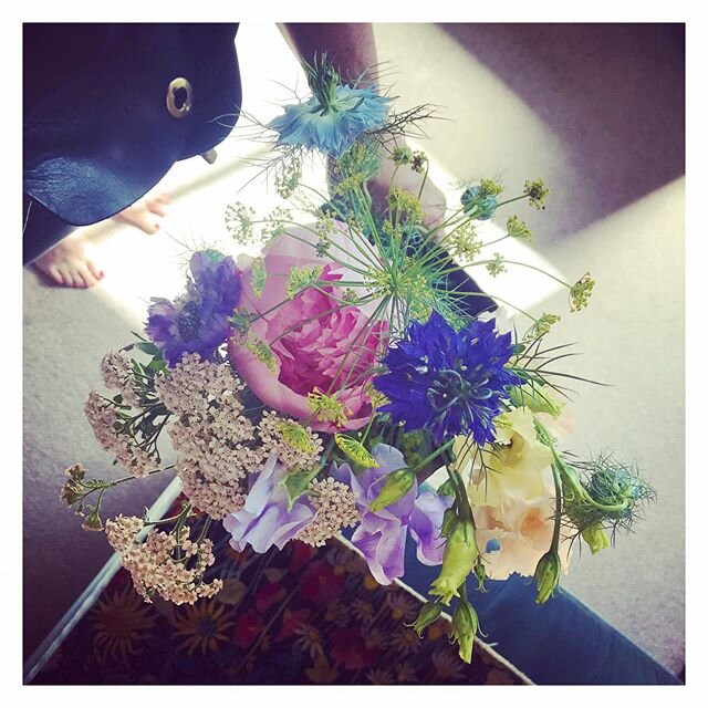 It&rsquo;s #britishflowersweek and I&rsquo;m lucky enough to have bought these blooms from the local #delidownstairs &hearts;️ by @larkspur_and_lavender 
Hoping to get some time to draw them this week - I&rsquo;ll post a video if I do!