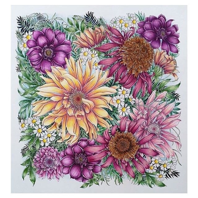 Loving these colours by @coloring_sonja from Floribunda 💜🌿😊