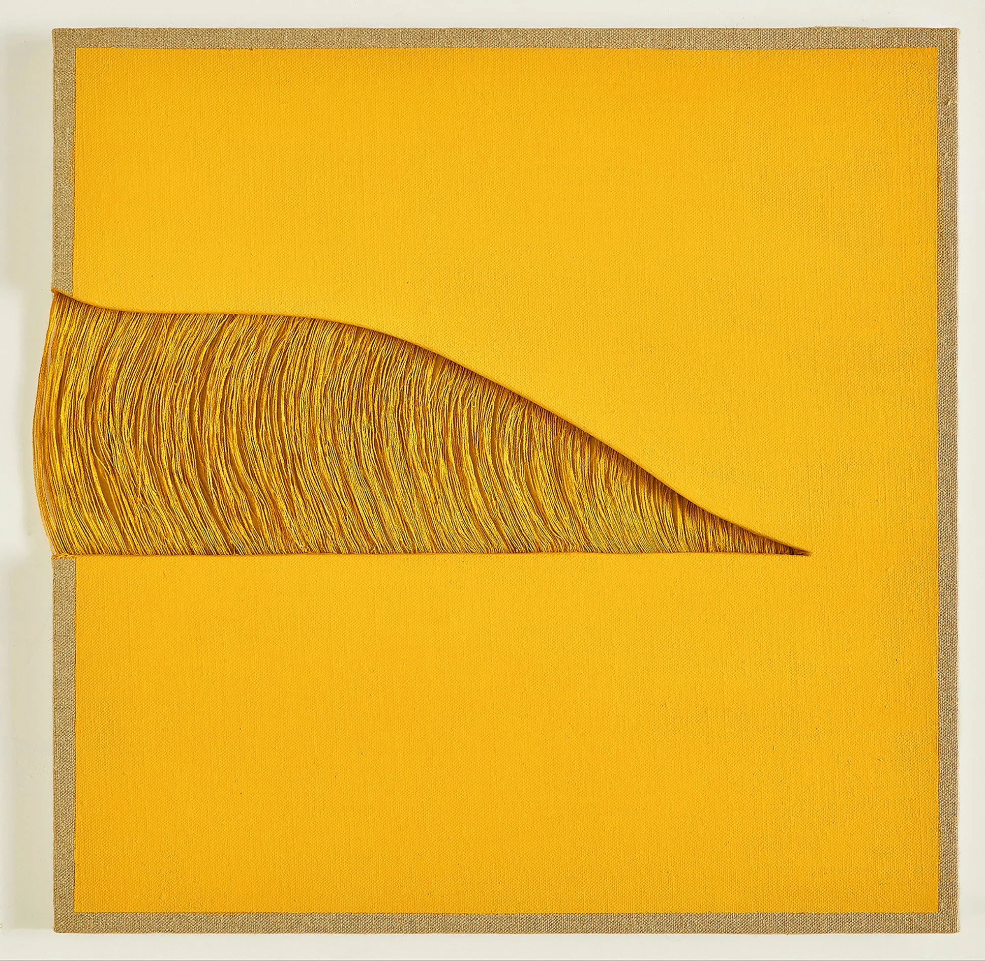 Hiatus yellow, Acrylic on unravelled linen and wood, 60 x 60 x 1cm