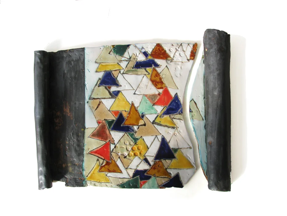 ​Scroll With Triangles