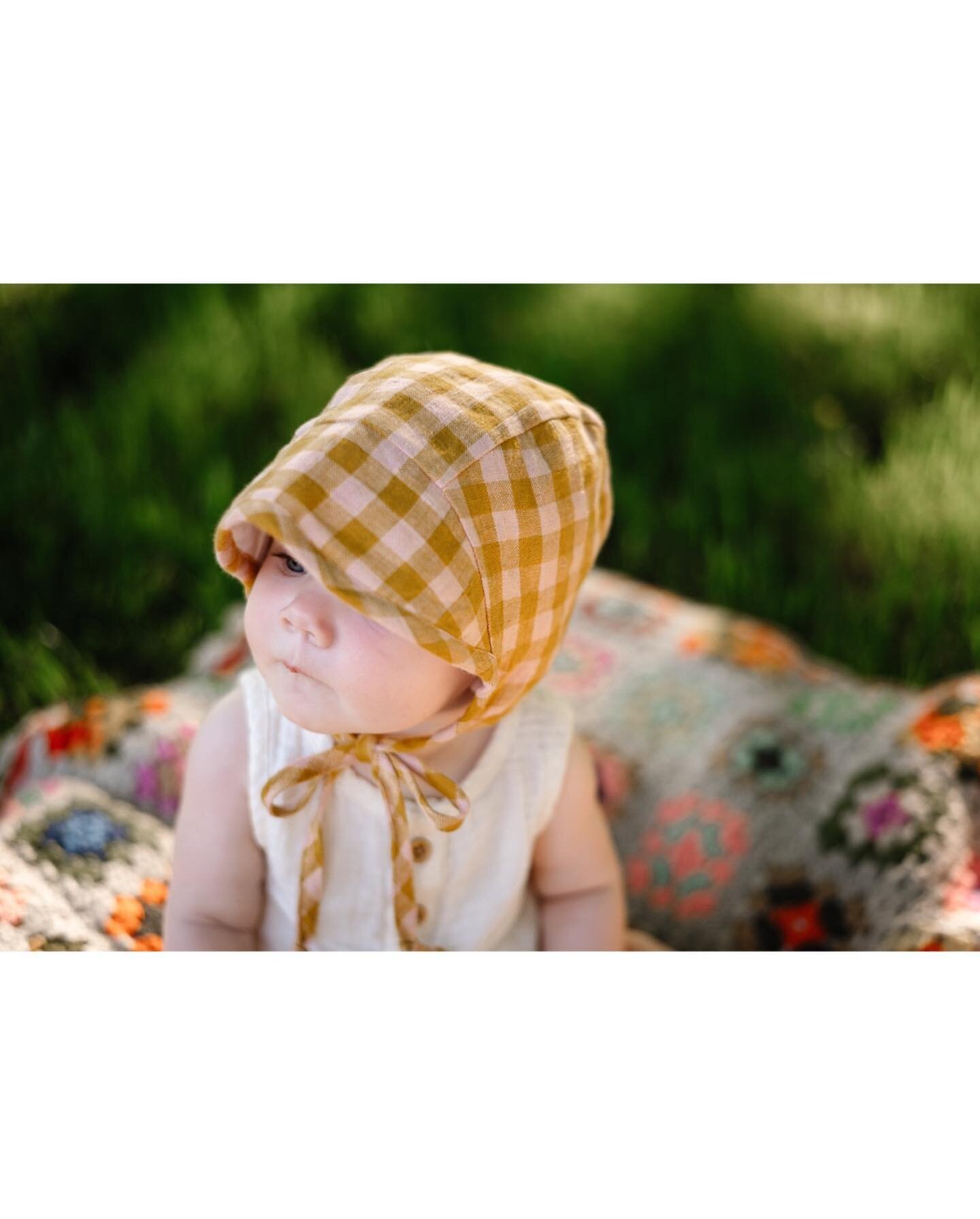 Baby + bonnet + blanket = 💛🌱

:: from last year&rsquo;s spring minis. I still have two spots left for this year on April 12th. I&rsquo;d love to see you!
Link in bio.