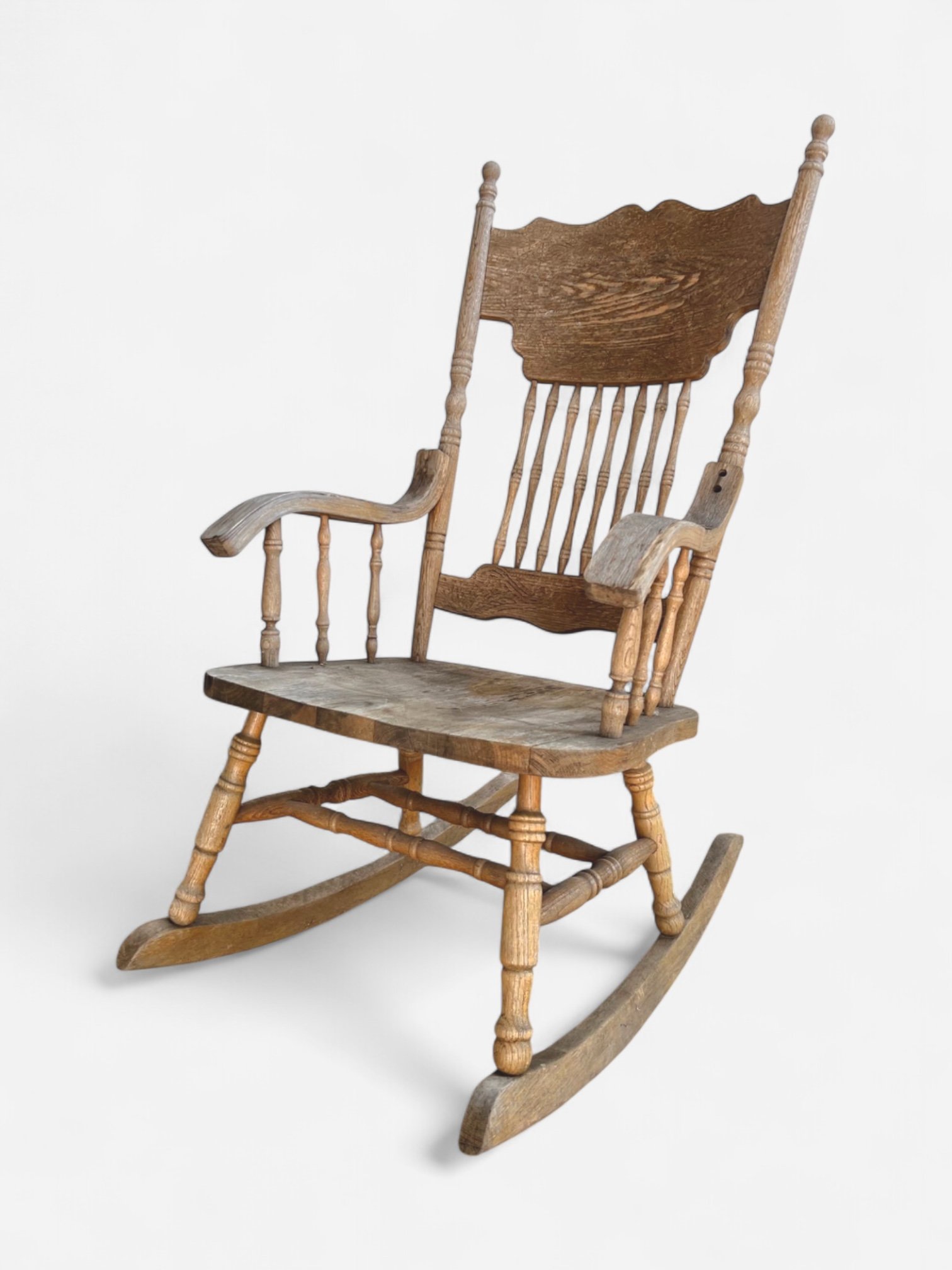 RUSTIC ROCKING CHAIR