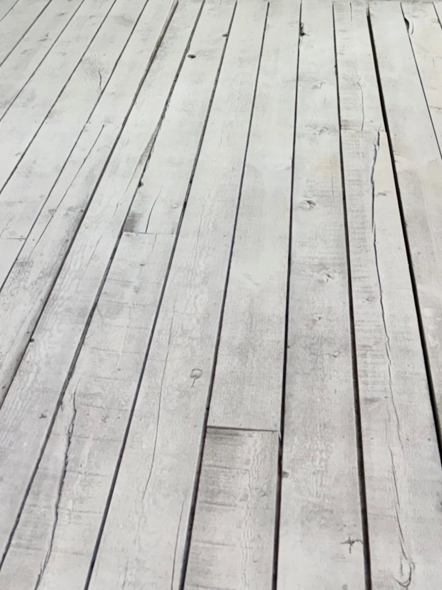 WHITE WASH WOOD PANEL FLOOR (10' x 16')
