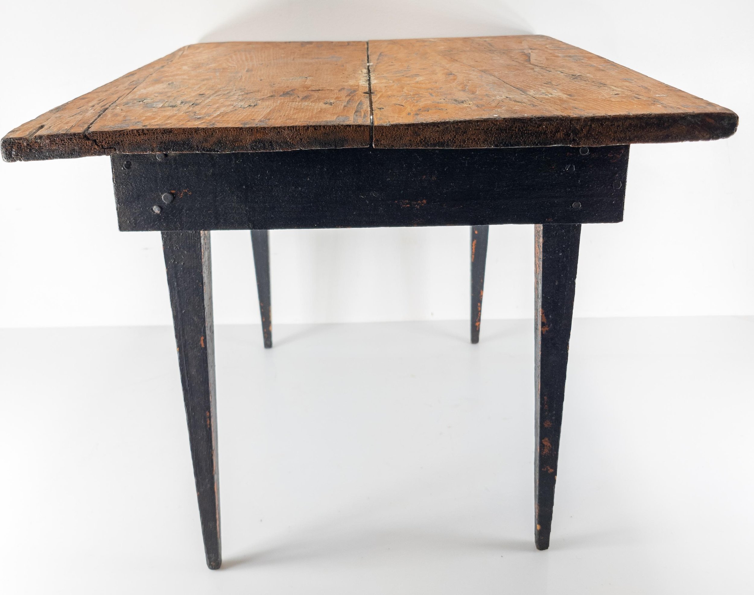 19th-century-american-primitive-painted-red-or-orange-pine-side-table-8808.jpeg