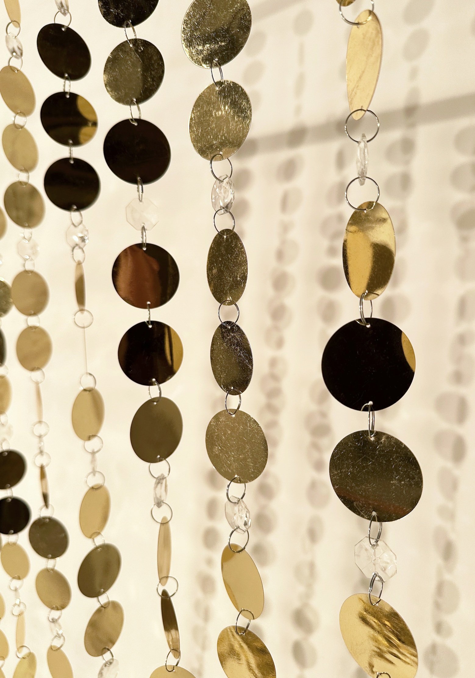 SMALL GOLD DISC AND RHINESTONE CURTAIN