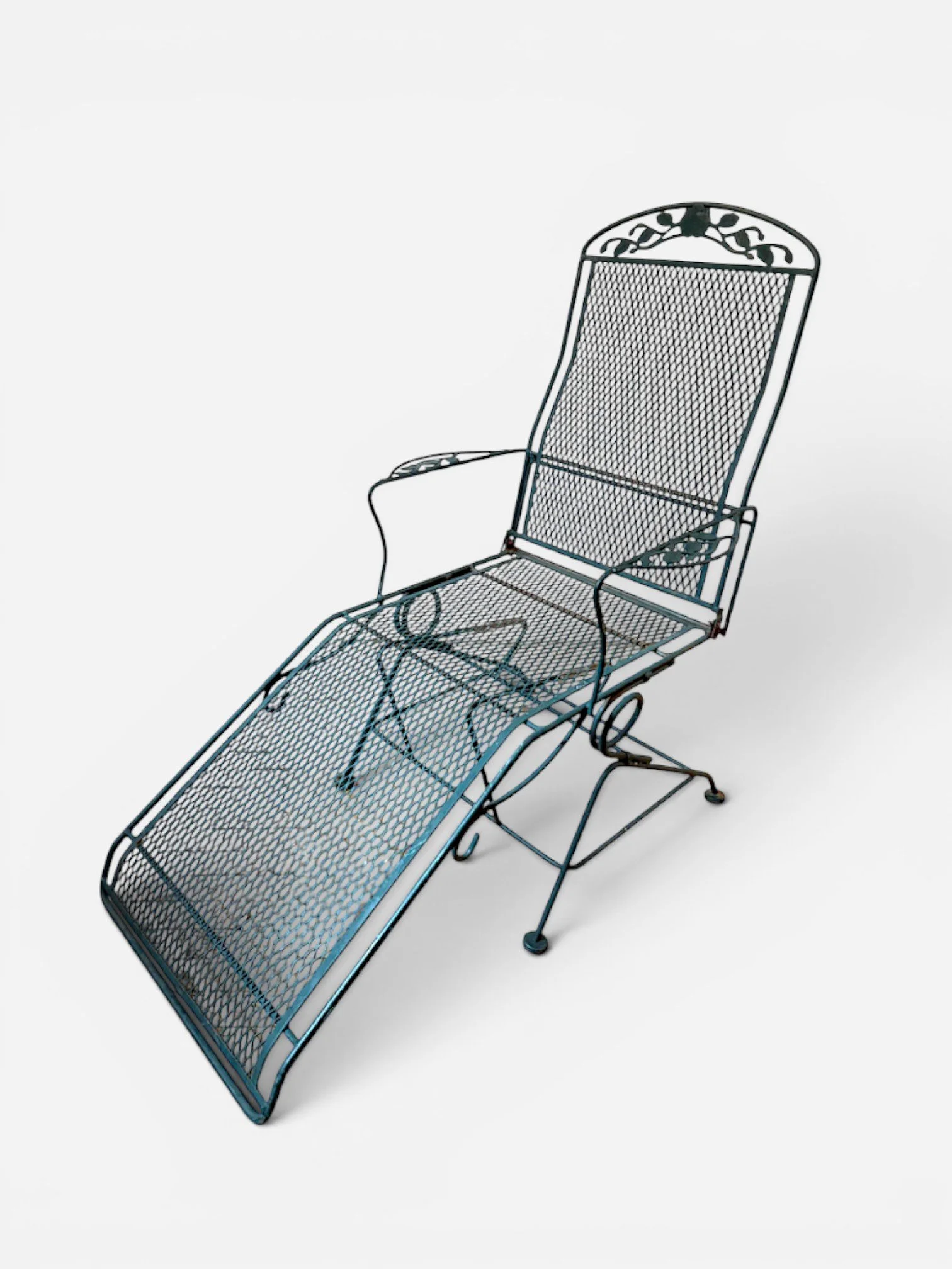 DARK GREEN OUTDOOR LOUNGE CHAIR