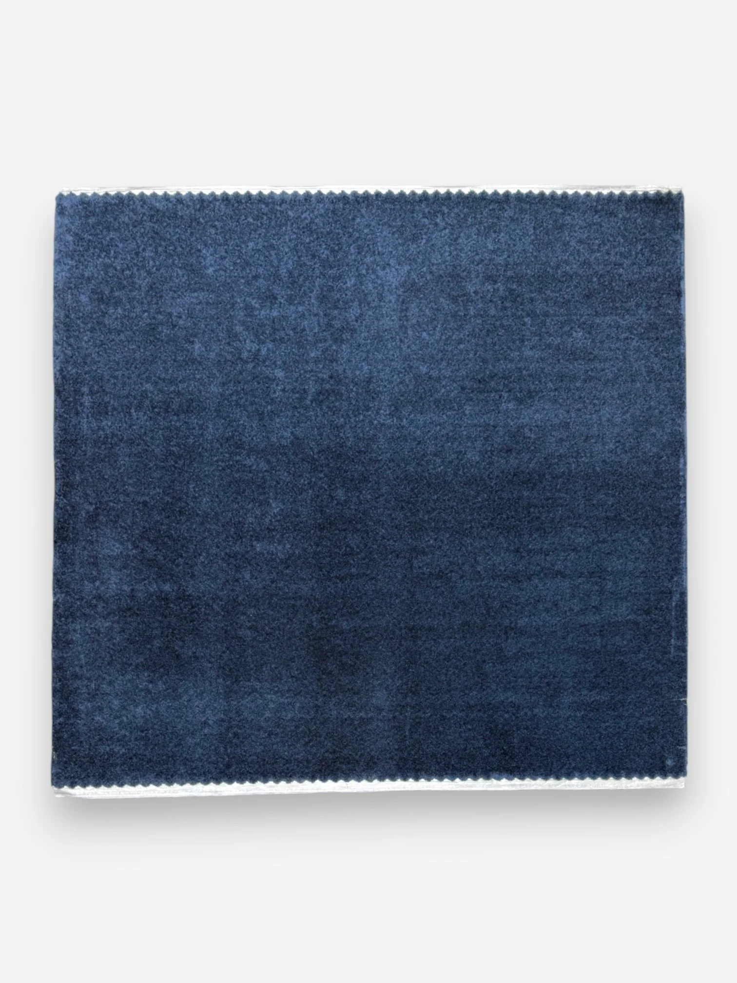 MIDNIGHT BLUE SHAG WALL TO WALL CARPET (12'2" x 12'5")