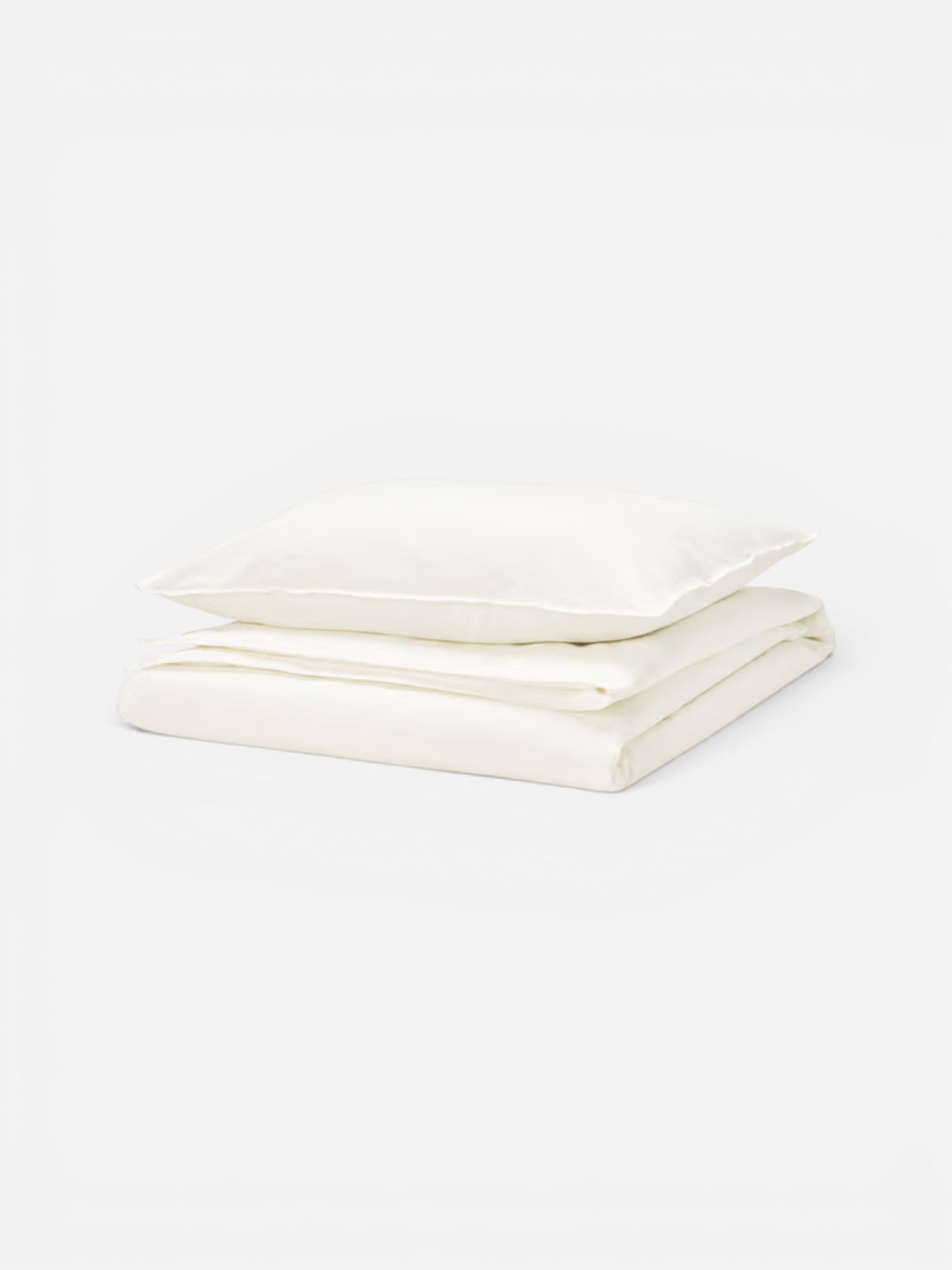 WHITE DUVET COVER AND PILLOW CASE - TWIN