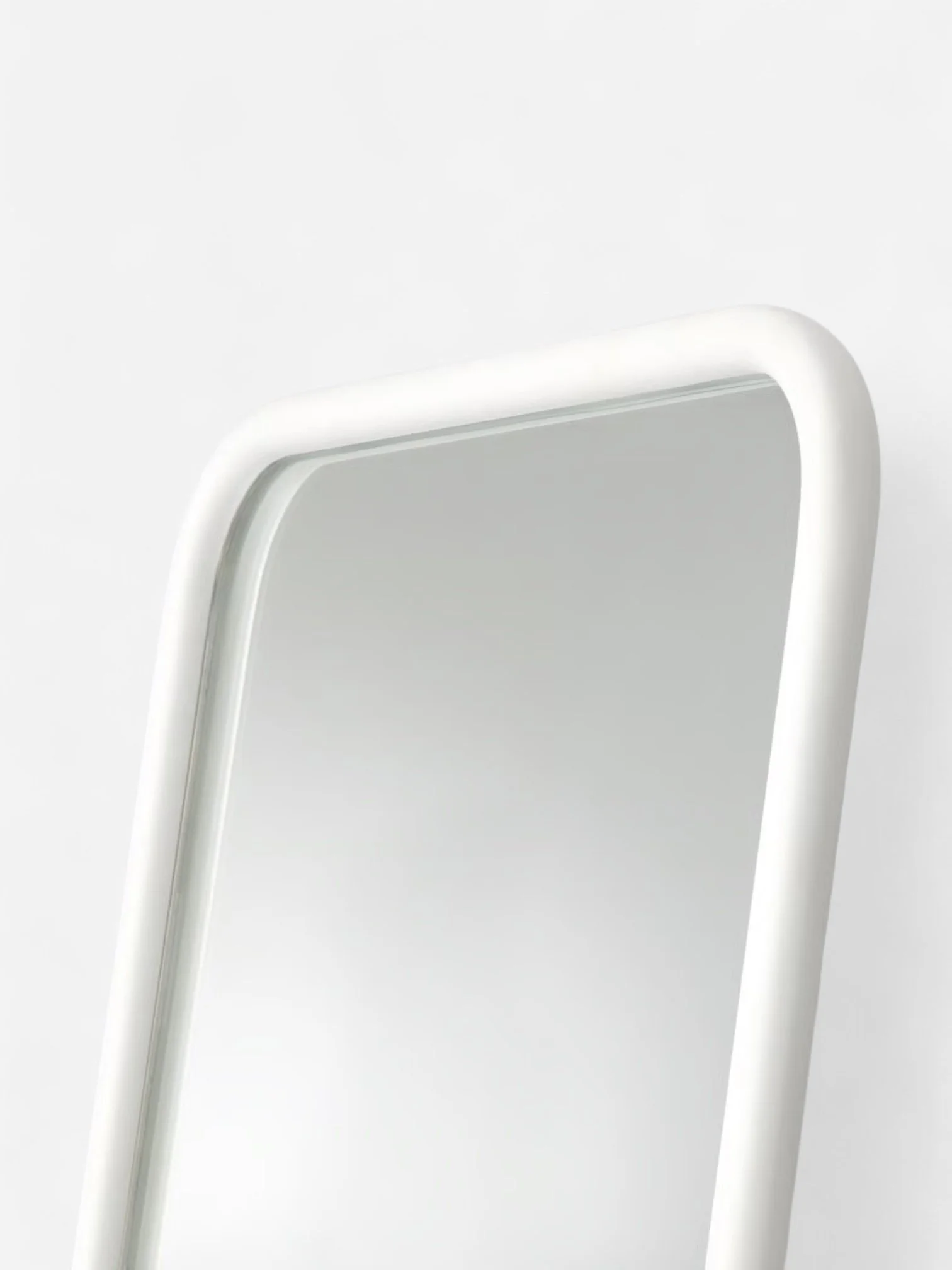 knapper-floor-mirror-white__0858694_pe554896_s5-Photoroom.jpg