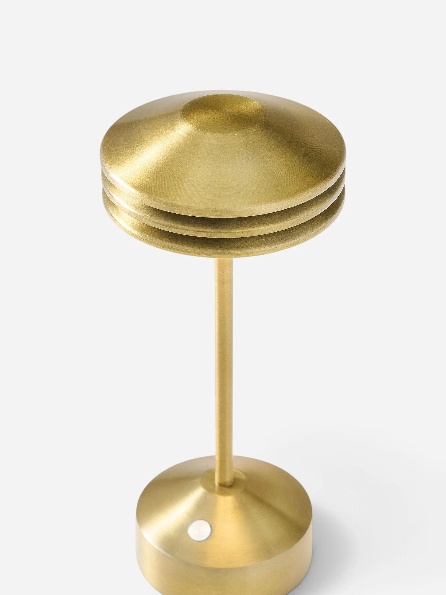 marcus-samuelsson-led-cordless-layered-table-lamp-11-1-xl-Photoroom.jpg