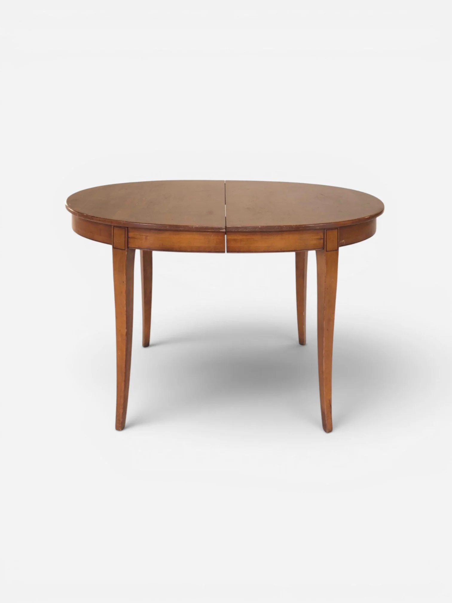 DIRECTORIE STYLE OVAL TABLE