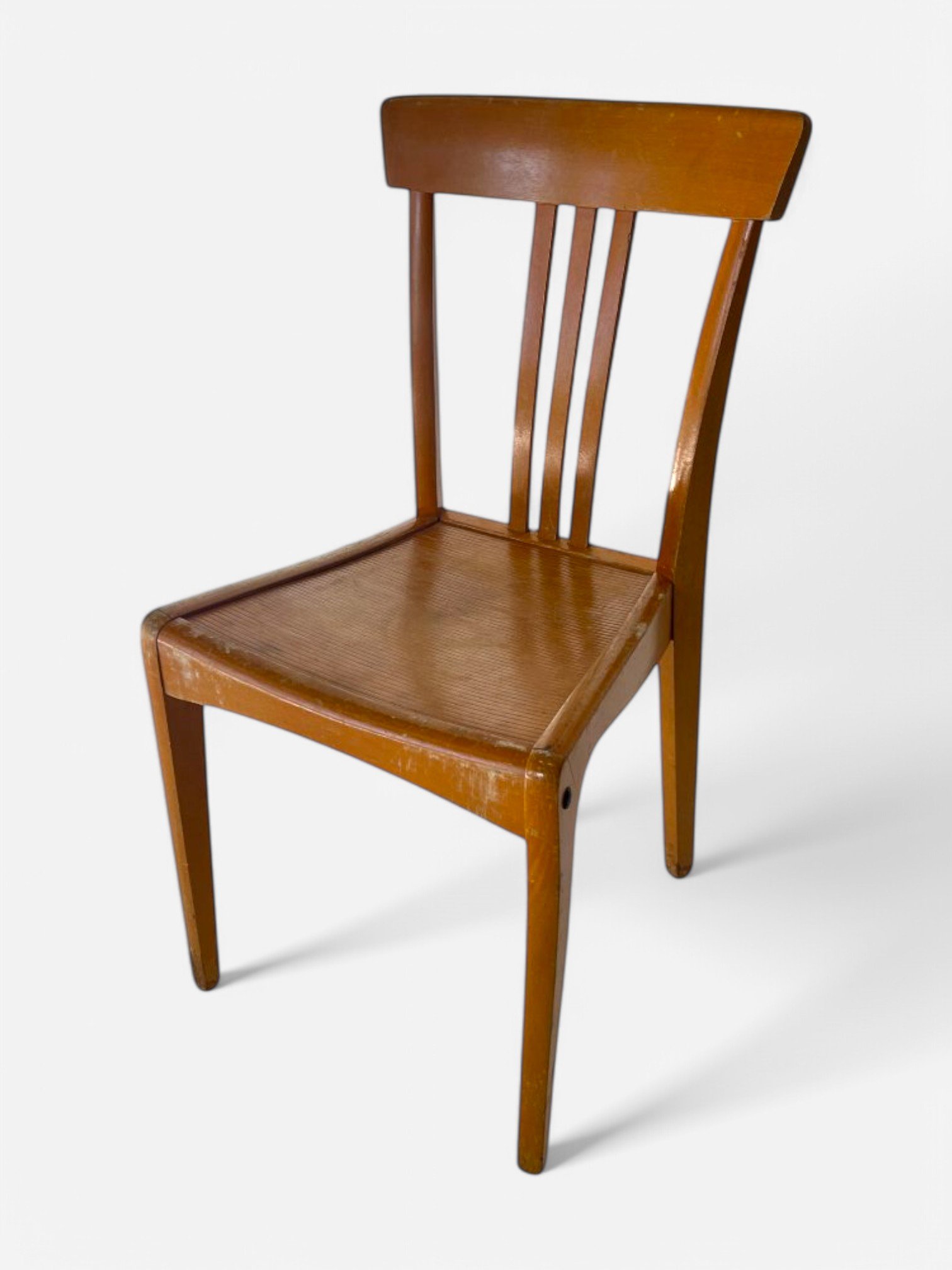 WOOD SIDE CHAIR WITH VERTICAL SLATS
