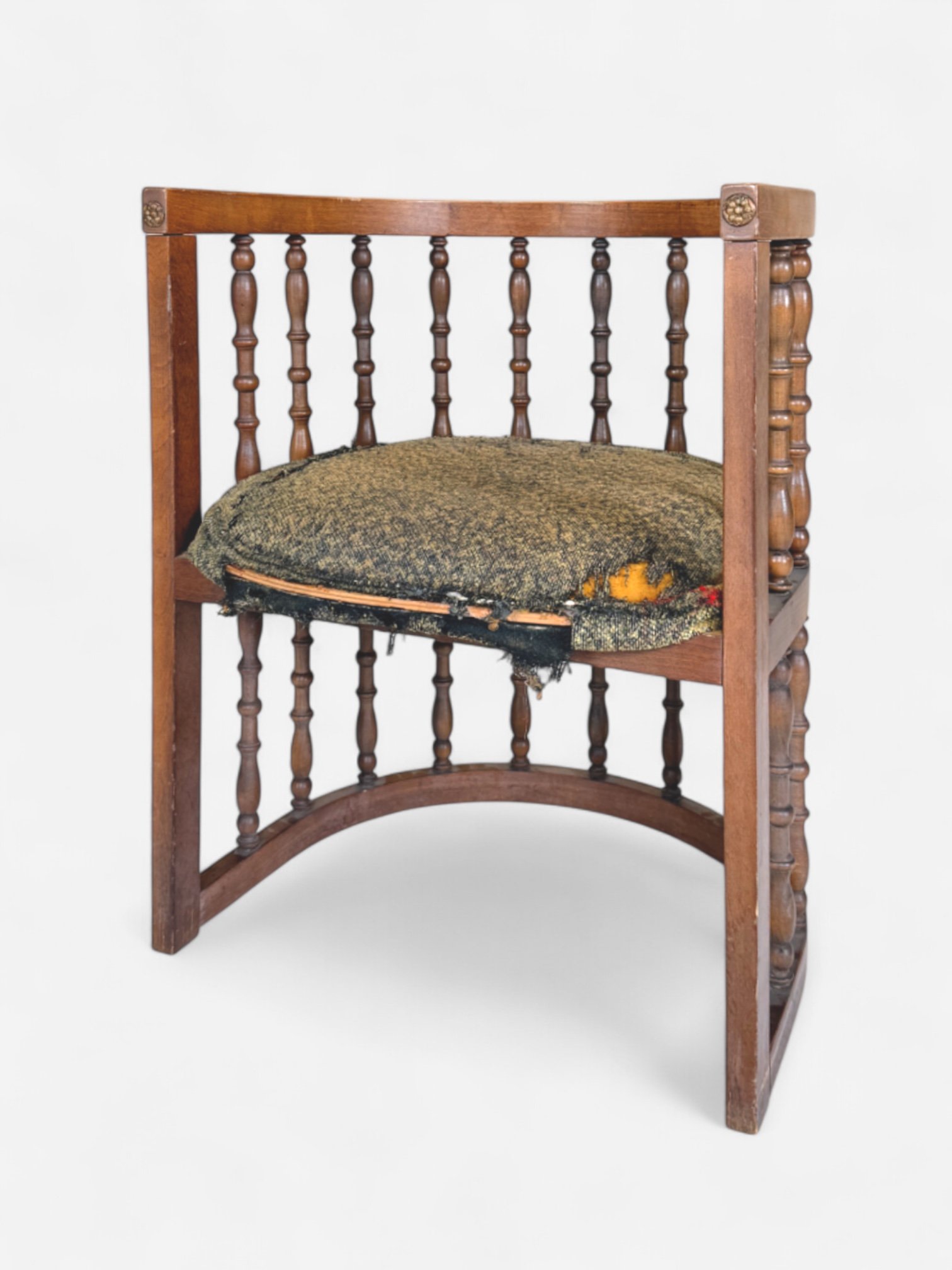 DISTRESSED UPHOLSTERED BARREL CHAIR